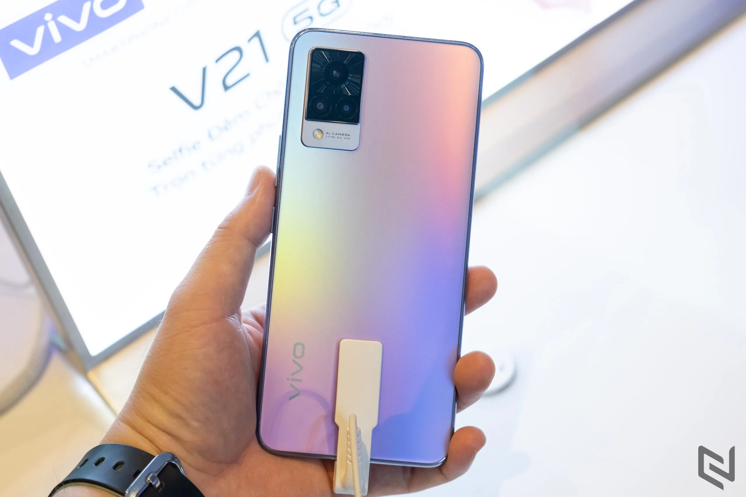 vivo V21 5G chính thức ra mắt tại Việt Nam: Camera Selfie 44MP OIS, kết nối 5G