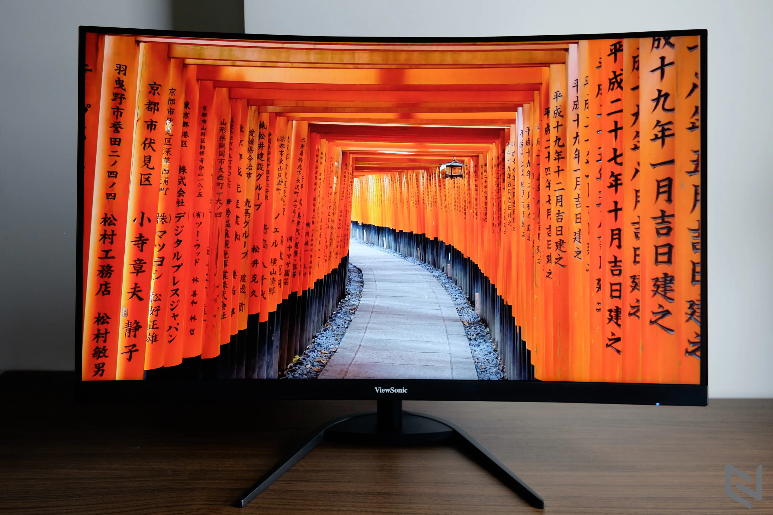 Đánh giá màn hình chơi game ViewSonic VX3268: Giá hấp dẫn, độ cong 1500R, QHD 144Hz