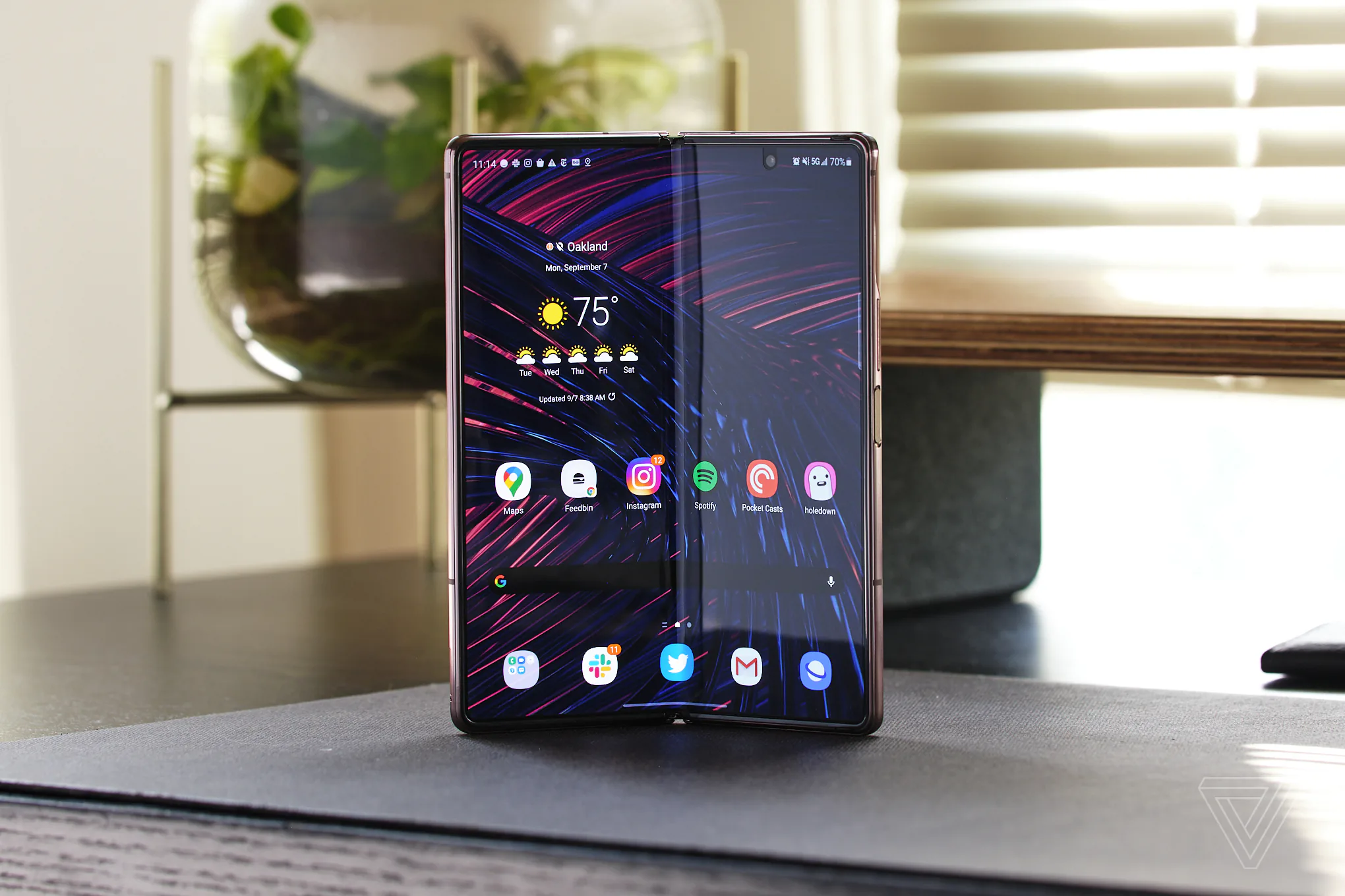 Giải mã độ hot Siêu điện thoại Galaxy Z Fold2 mà CEO nghìn tỷ sử dụng