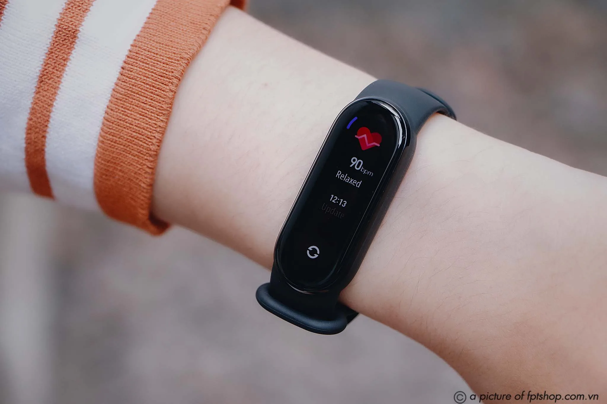 FPT Shop tặng cân Mi Smart Scale 2 trị giá 390 nghìn đồng cho khách hàng đặt trước Mi Smart Band 6