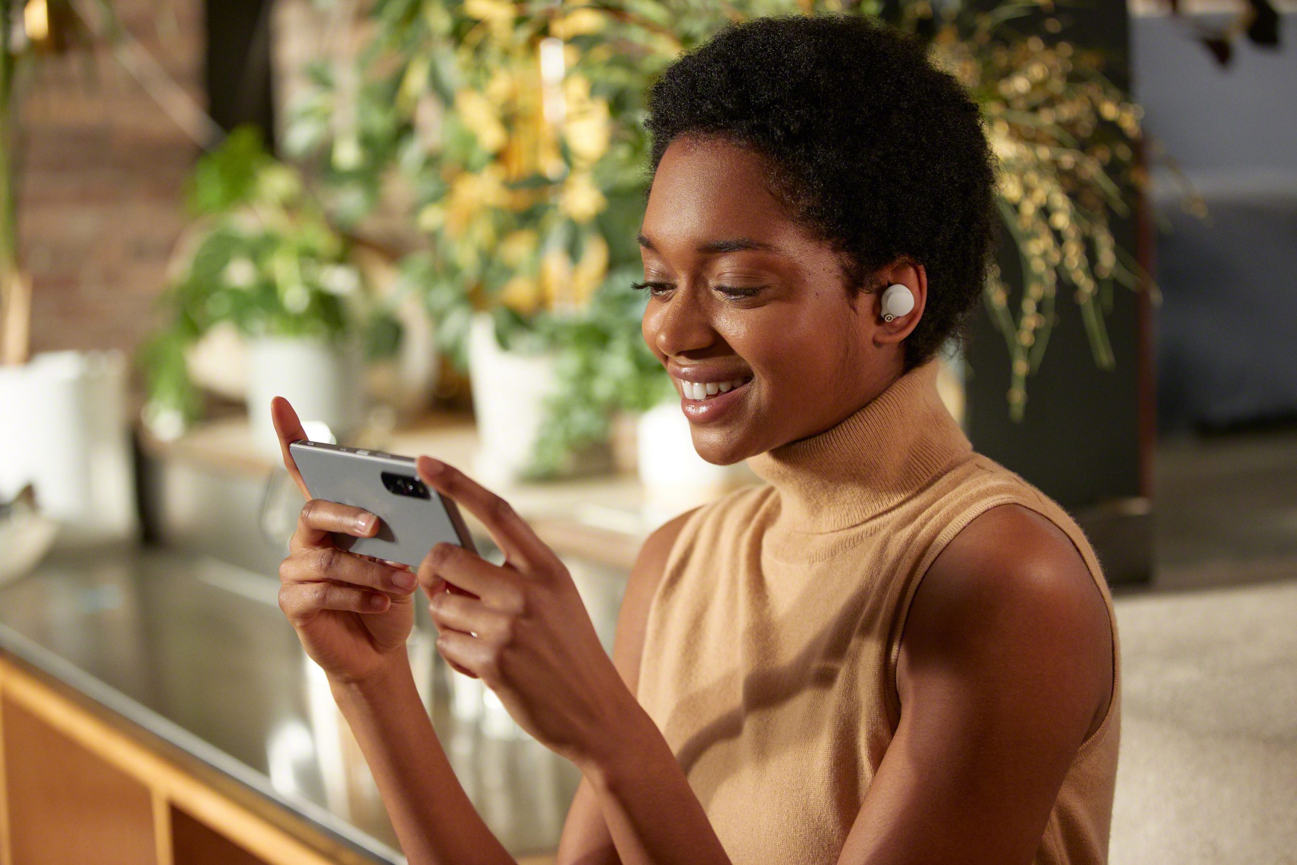 Tai nghe Sony WF-1000XM4 ra mắt: Thế hệ Truly Wireless mới, Hi-Res Audio, phiêu trọn thế giới thanh âm