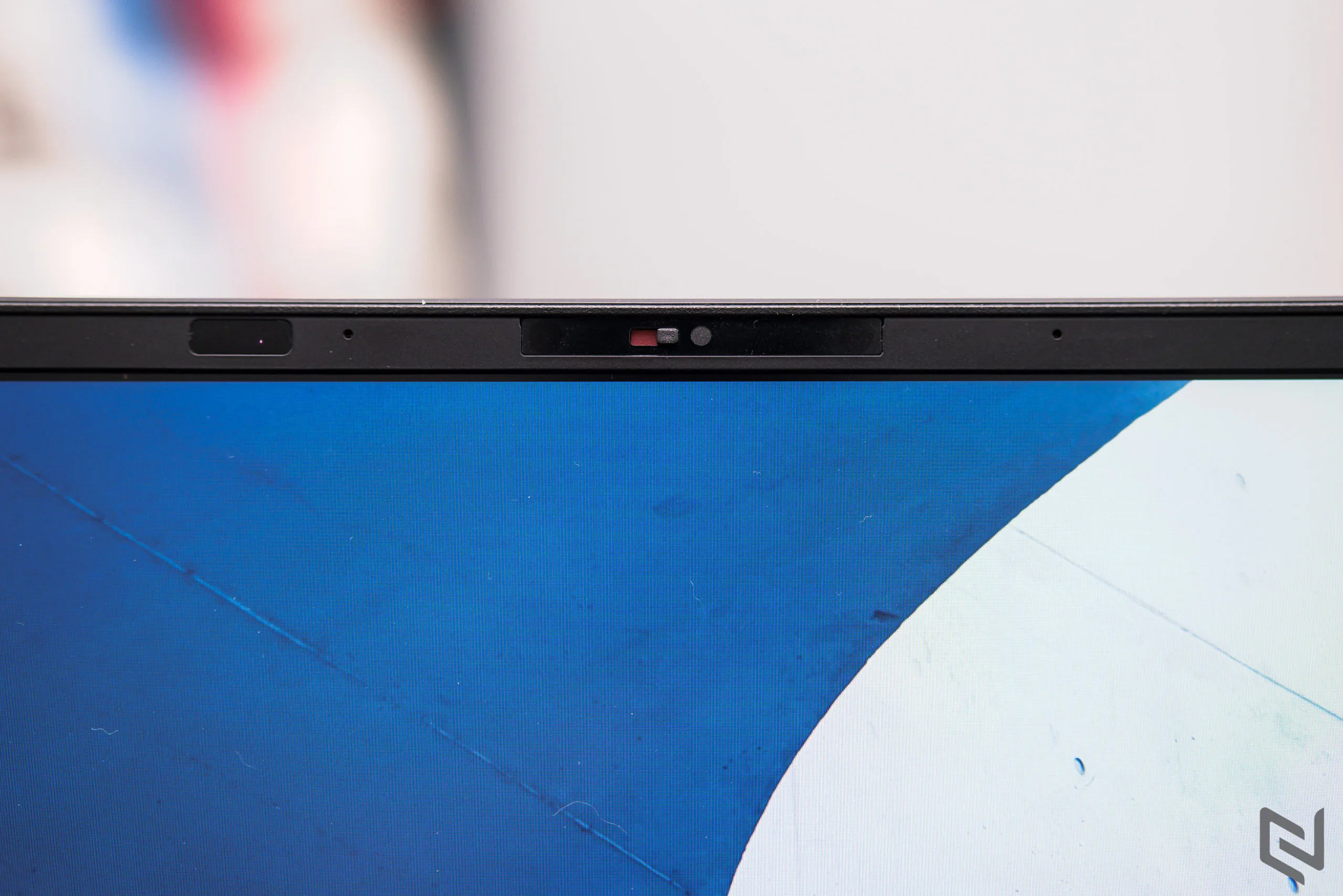 Trên tay laptop ASUS ExpertBook B9400, laptop mỏng nhẹ với hiệu suất ổn định cho người dùng doanh nhân và chuyên gia