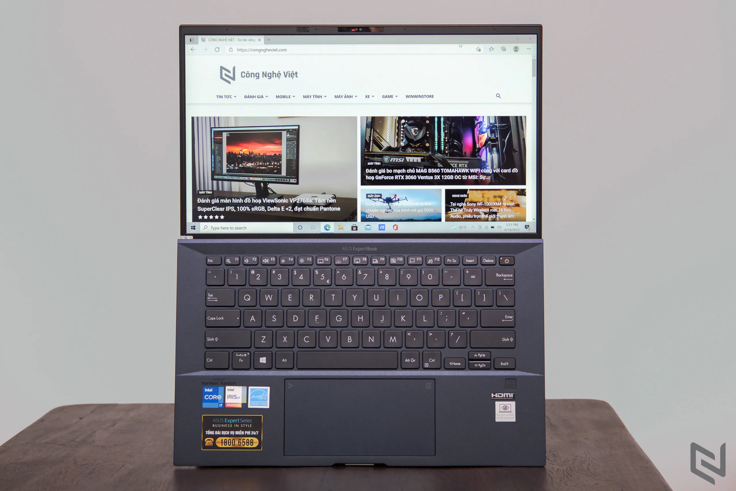 Trên tay laptop ASUS ExpertBook B9400, laptop mỏng nhẹ với hiệu suất ổn định cho người dùng doanh nhân và chuyên gia