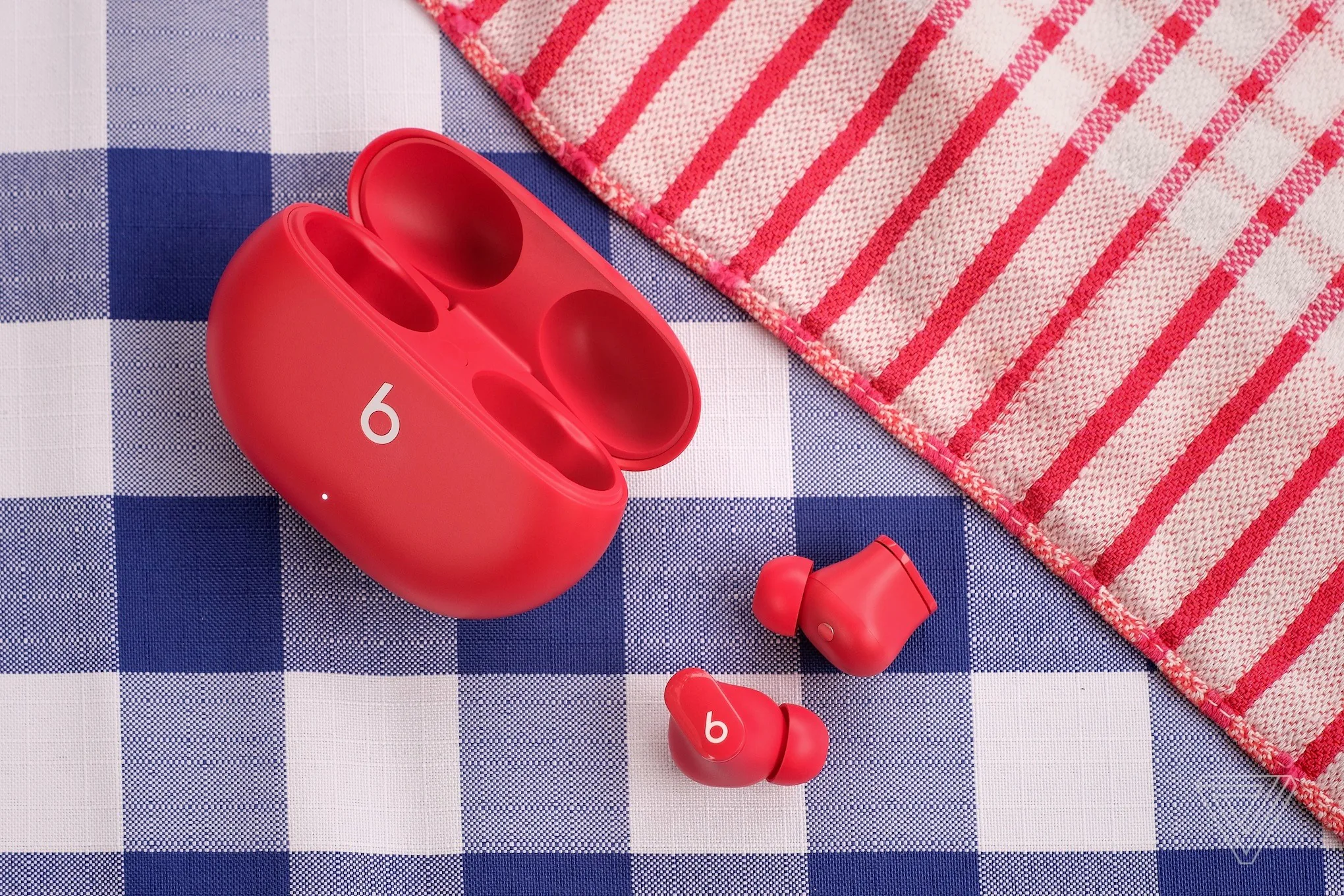 Beats Studio Buds ra mắt: Có chống ồn chủ động, Transparency và nhiều tính năng nữa với giá 150 USD
