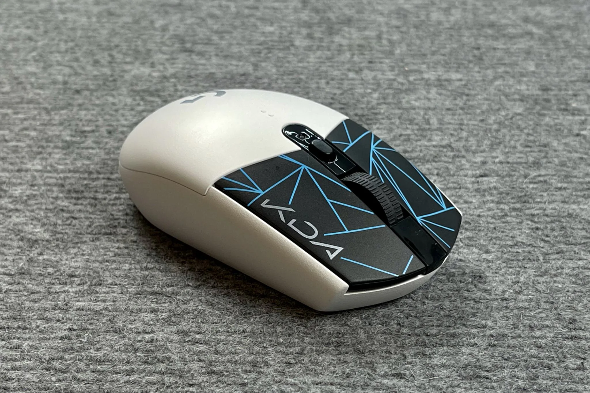 Trải nghiệm trọn bộ gaming gear League of Legends K/DA từ Logitech: Đẹp mắt và đầy phong cách, nhiều tính năng tối ưu cho game thủ