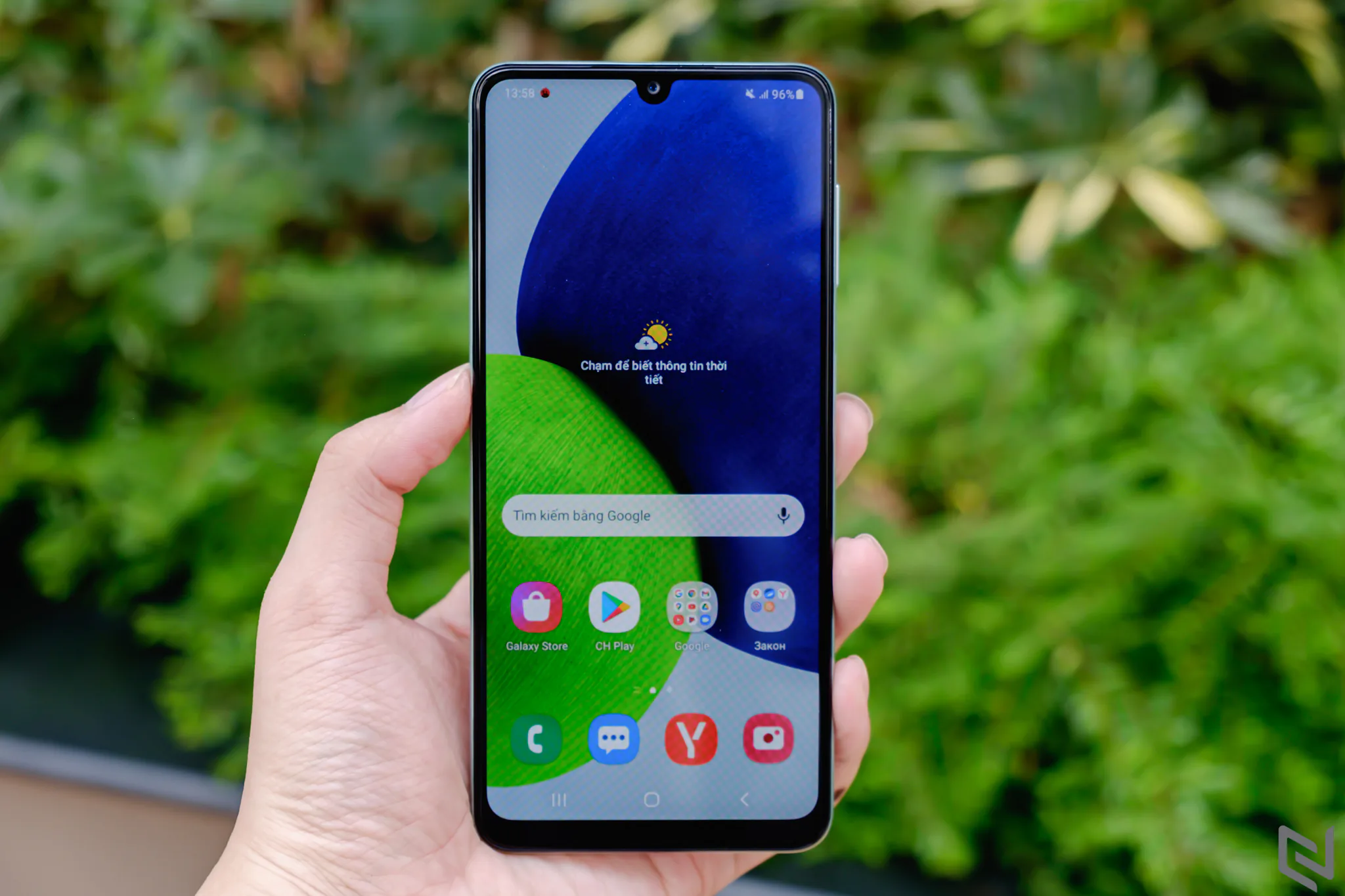 Trên tay Galaxy A22: Thiết kế trẻ trung cho GenZ, màn hình 90Hz, cấu hình mạnh giải trí cực đã