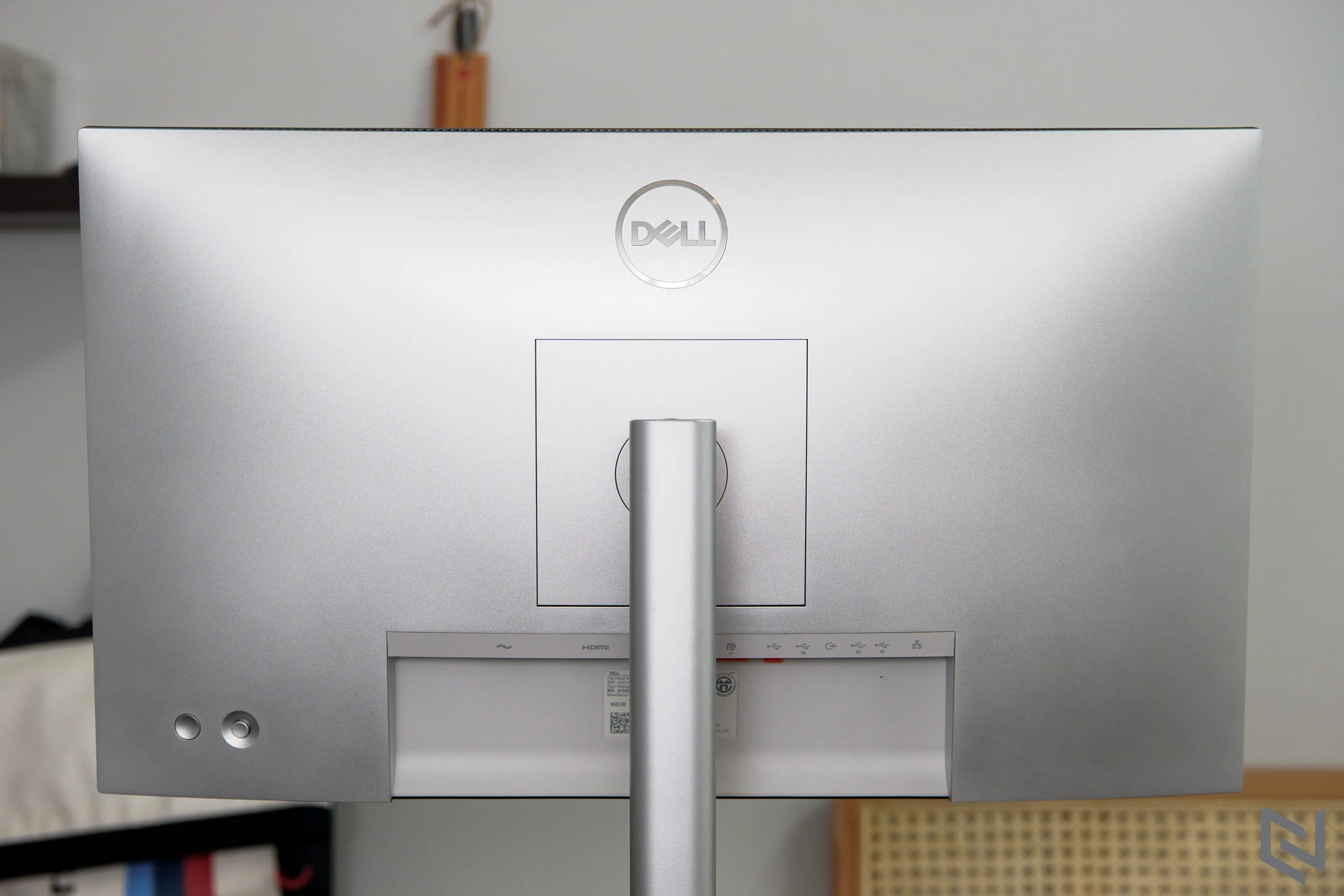 Đánh giá màn hình đồ hoạ Dell U2422HE: Cổng USB-C cấp nguồn 90W, thiết kế mới sang trọng, màu sắc làm nên thương hiệu
