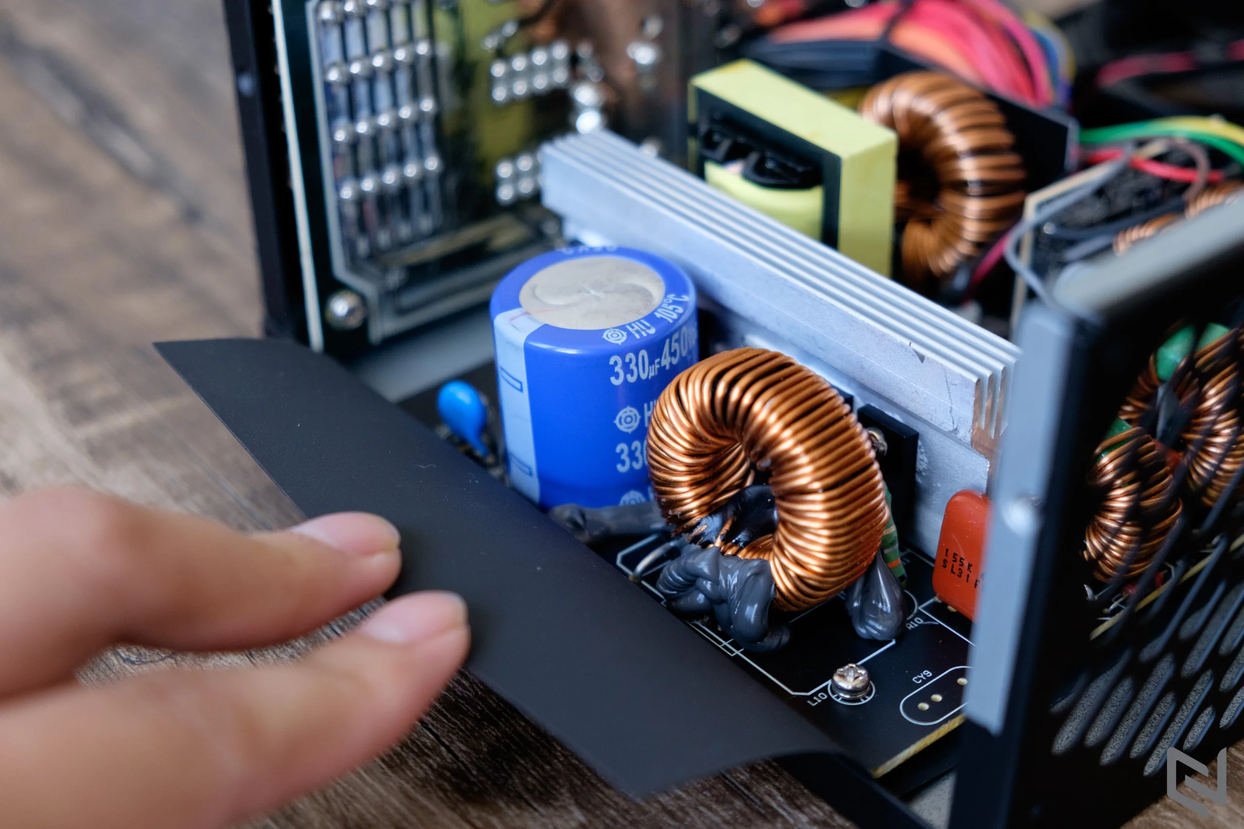 Trên tay nguồn máy tính FSP Hydro GE 650W: Nhãn vàng 80 Plus hiệu quả, thiết kế modular hợp lý và quạt rất êm