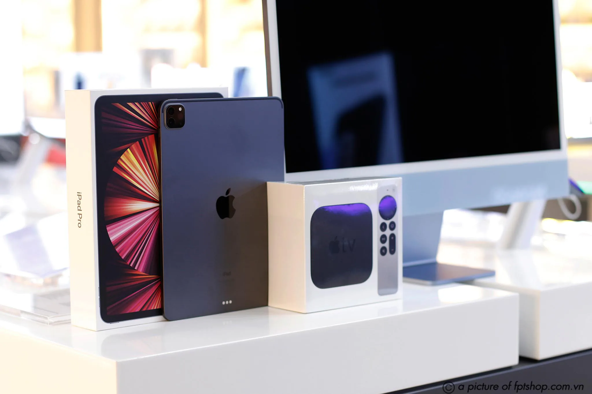 FPT Shop tiên phong mở bán loạt sản phẩm chính hãng mới nhất của Apple, giao hàng tận nhà miễn phí