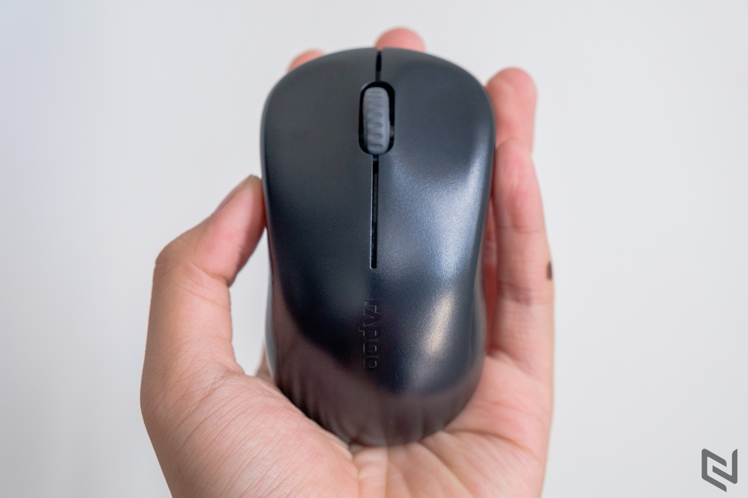 Trên tay chuột không dây Rapoo M160 Silent: Click êm ái, kết nối đa thiết bị và kích thước nhỏ gọn