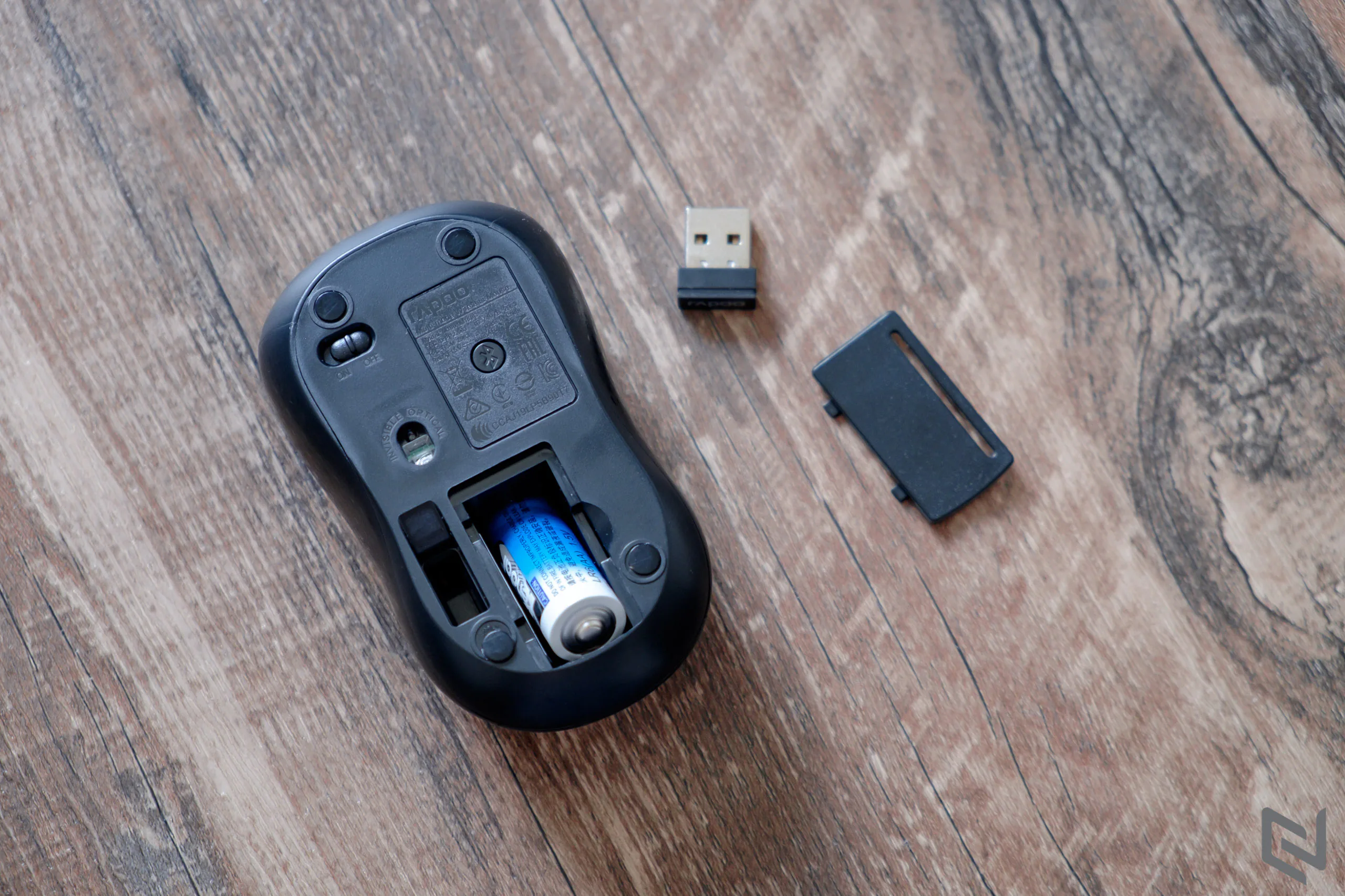 Trên tay chuột không dây Rapoo M160 Silent: Click êm ái, kết nối đa thiết bị và kích thước nhỏ gọn
