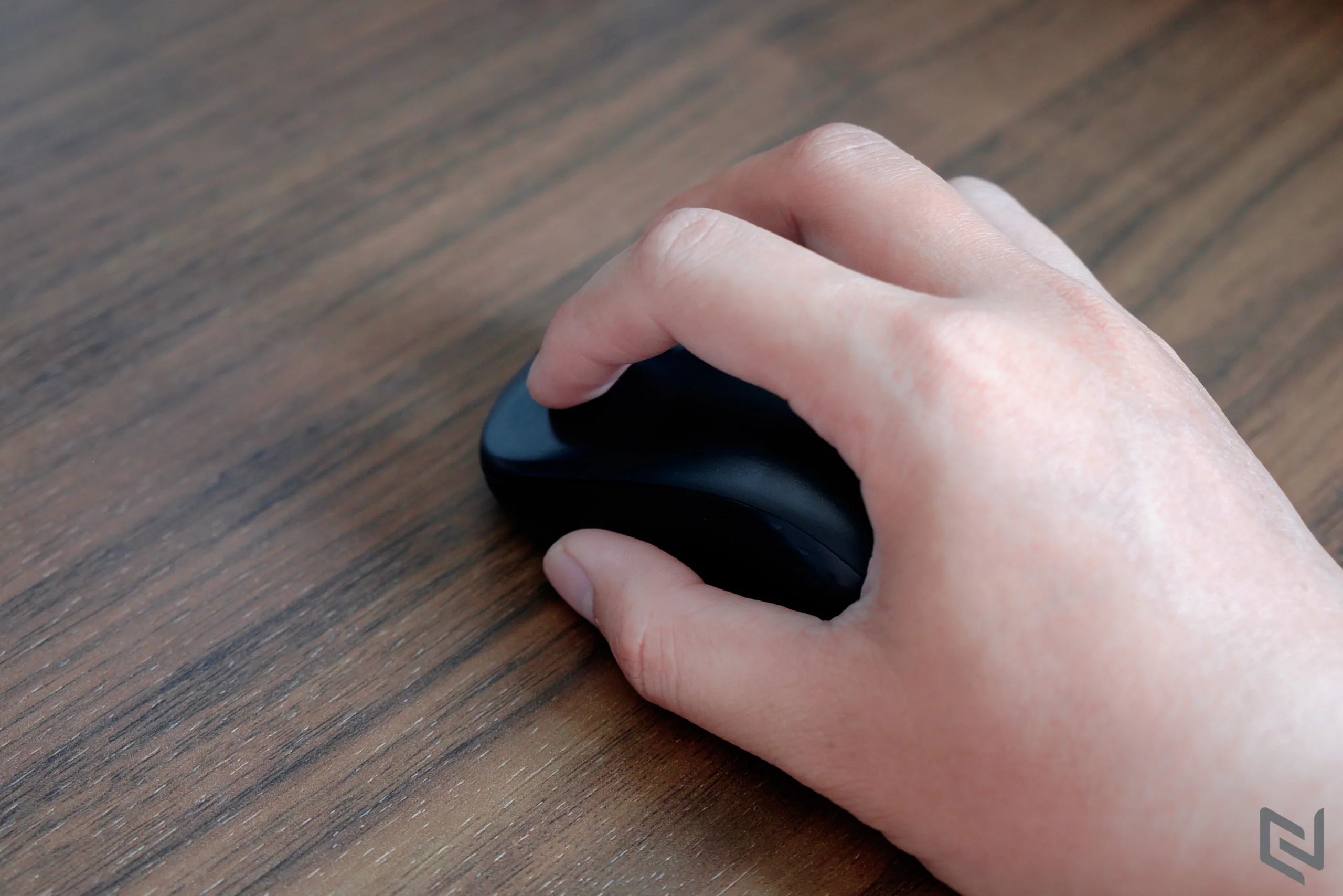 Trên tay chuột không dây Rapoo M160 Silent: Click êm ái, kết nối đa thiết bị và kích thước nhỏ gọn