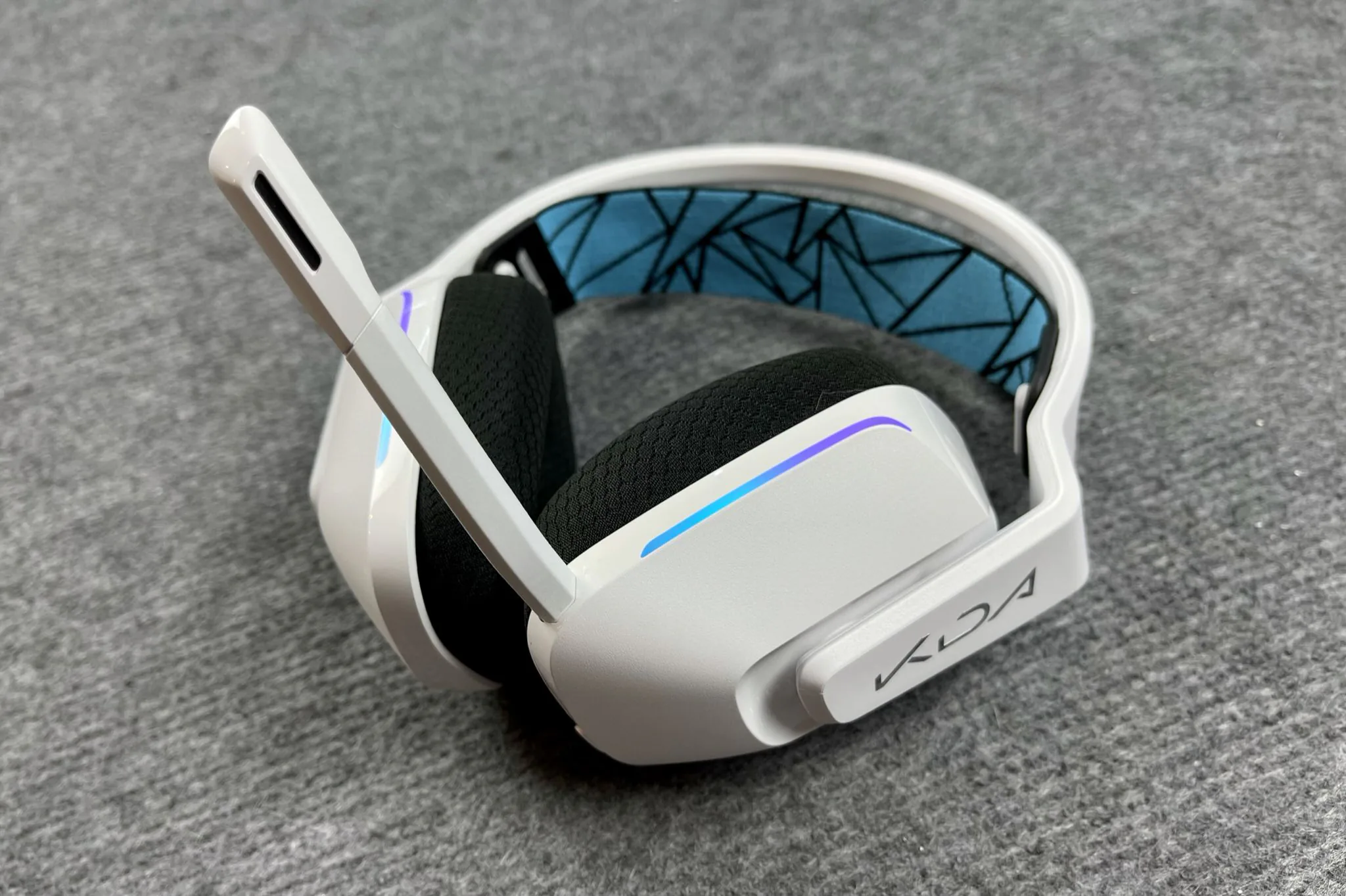 Trải nghiệm trọn bộ gaming gear League of Legends K/DA từ Logitech: Đẹp mắt và đầy phong cách, nhiều tính năng tối ưu cho game thủ