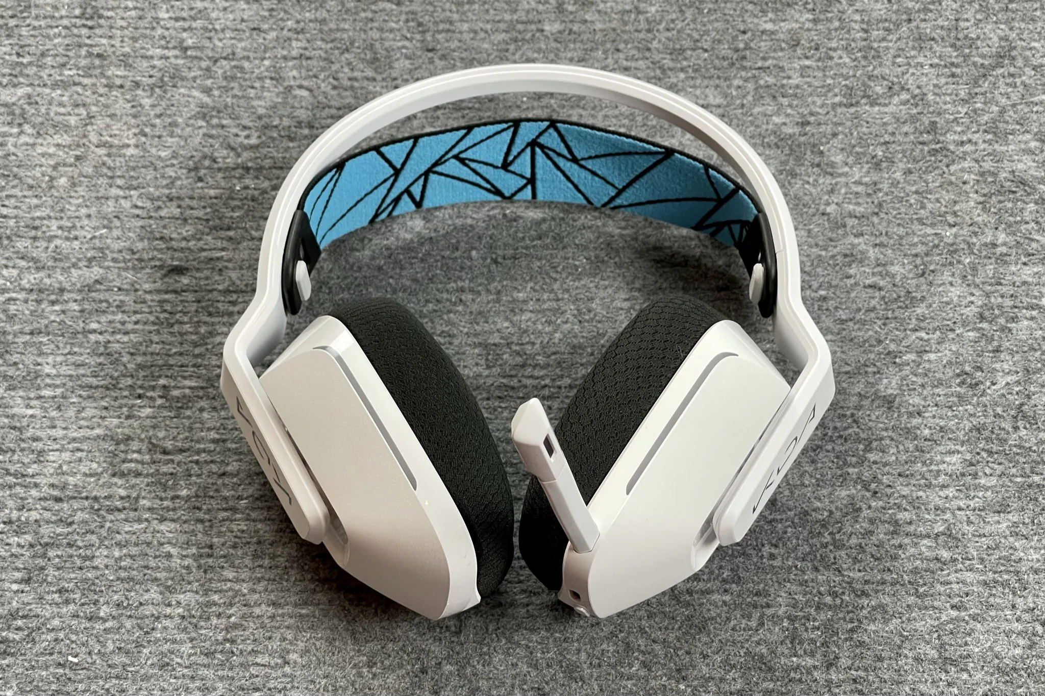 Trải nghiệm trọn bộ gaming gear League of Legends K/DA từ Logitech: Đẹp mắt và đầy phong cách, nhiều tính năng tối ưu cho game thủ