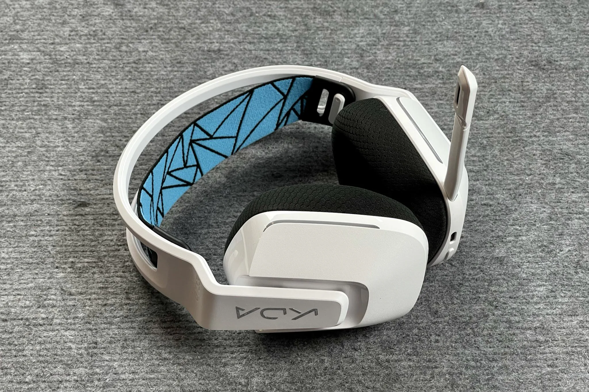 Trải nghiệm trọn bộ gaming gear League of Legends K/DA từ Logitech: Đẹp mắt và đầy phong cách, nhiều tính năng tối ưu cho game thủ