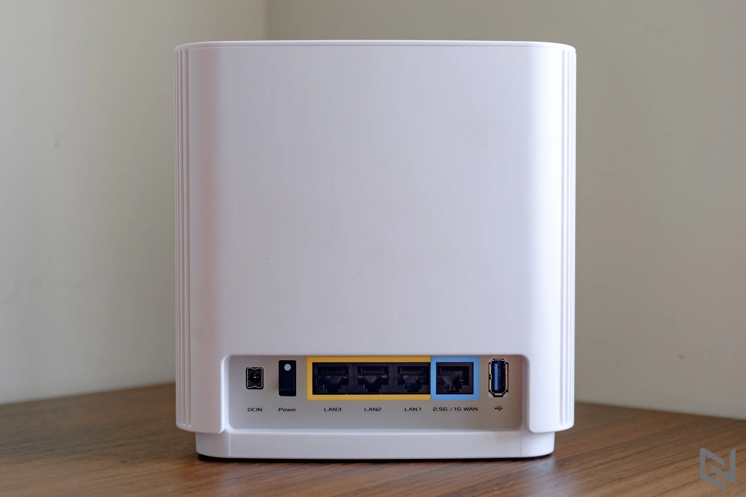 Trên tay ASUS ZenWiFi AX XT8 - Giải pháp WiFi Mesh tốt nhất hiện tại với 3 băng tần, độ phủ sóng khủng và khả năng liên kết với các router/node khác từ ASUS