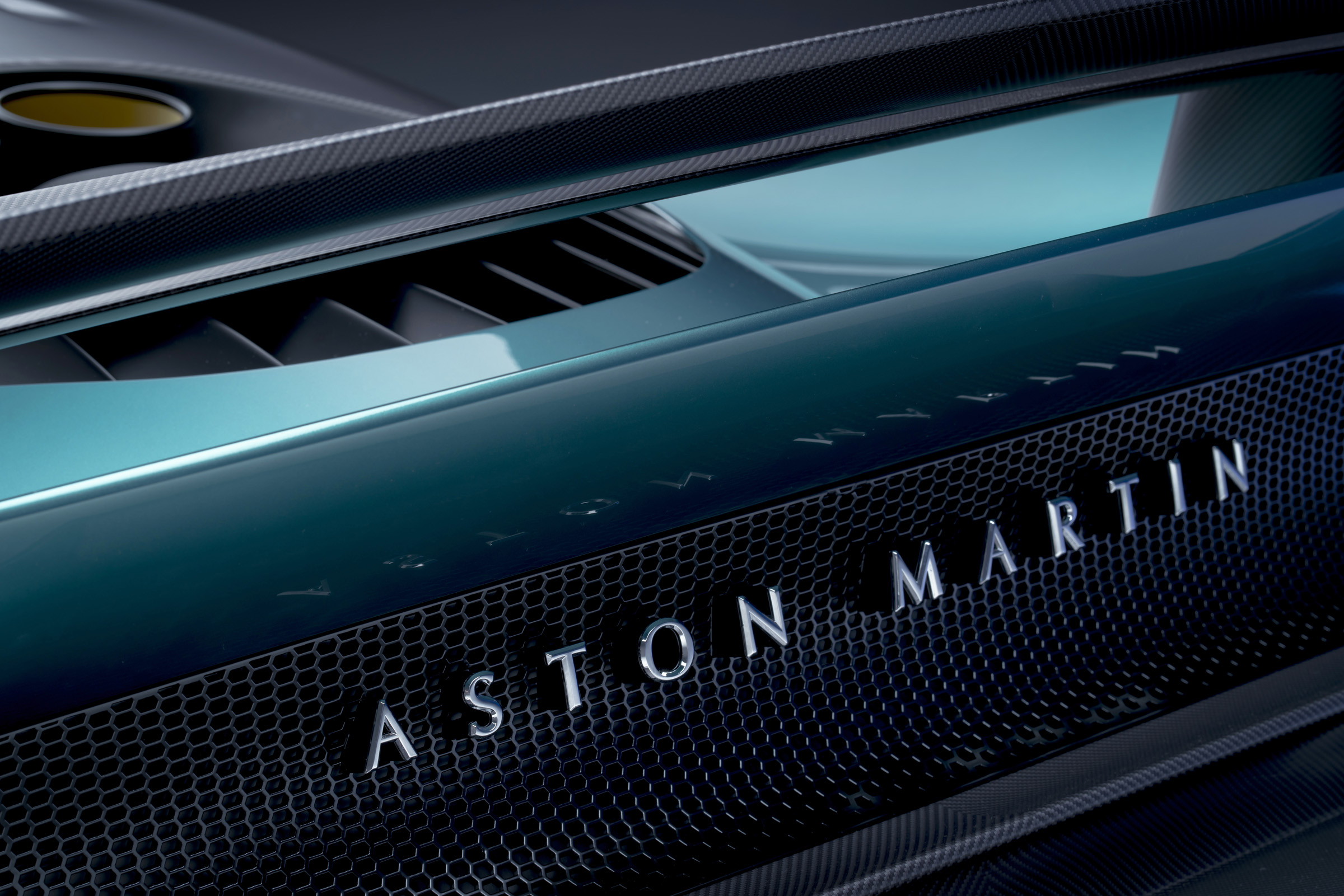 Siêu xe điện hybrid Aston Martin Valhalla có mã lực khủng 937