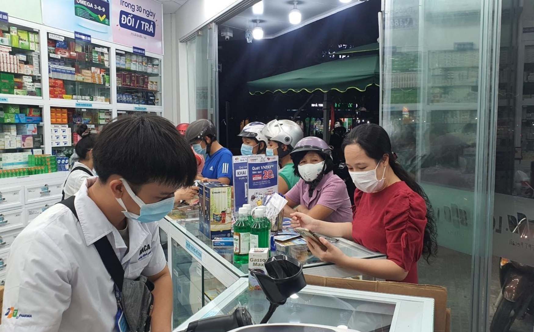 Nhà thuốc FPT Long Châu đồng hành cùng cộng đồng trong đại dịch Covid-19
