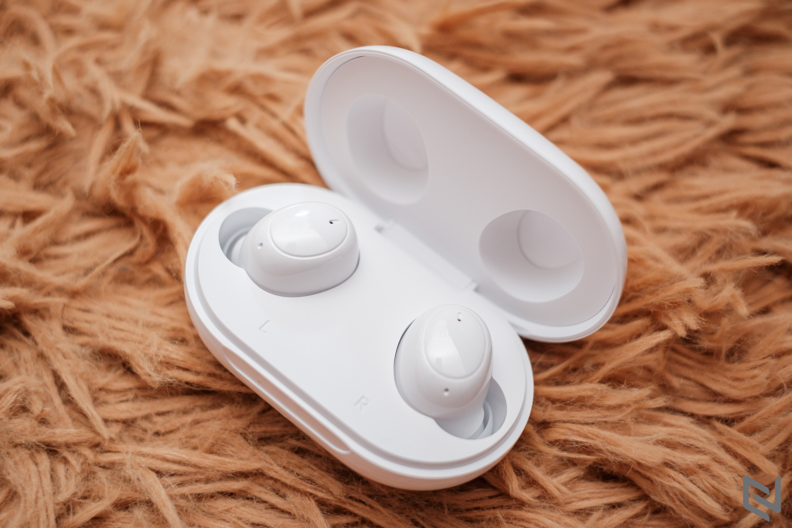 Mở hộp tai nghe Enco Buds: Pin 24h, Bluetooth kép 5.2, chế độ Game Mode độ trễ thấp, chất âm hoàn hảo cho mọi nhu cầu