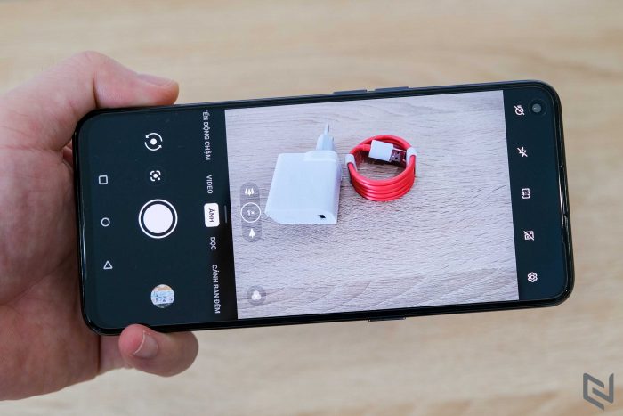 Mở hộp OnePlus Nord CE 5G: Mỏng nhẹ ấn tượng, 3 camera cho mọi nhu cầu