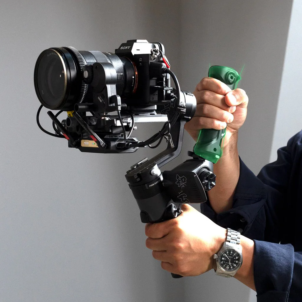 Zhiyun ra mắt gimbal Weebill 2 mới dành cho máy ảnh với màn hình cảm ứng đi kèm