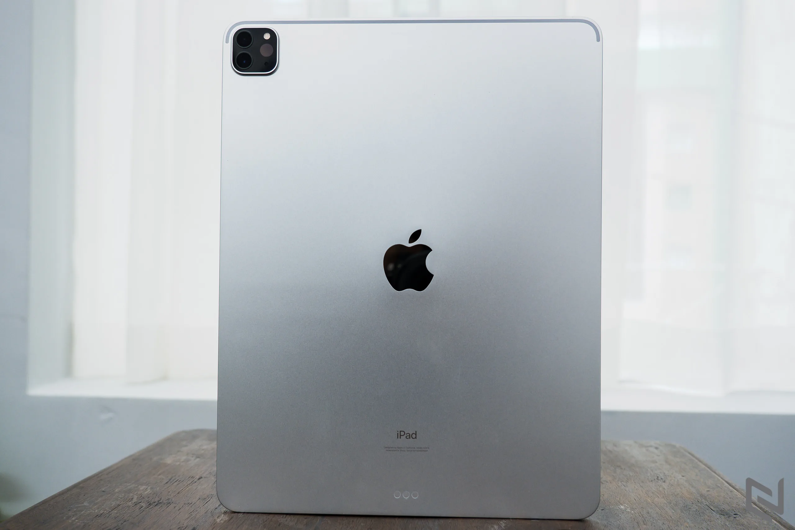 Mở hộp iPad Pro M1 12.9-inch chính hãng FPT Shop: Màn hình siêu đẹp, siêu mạnh mẽ