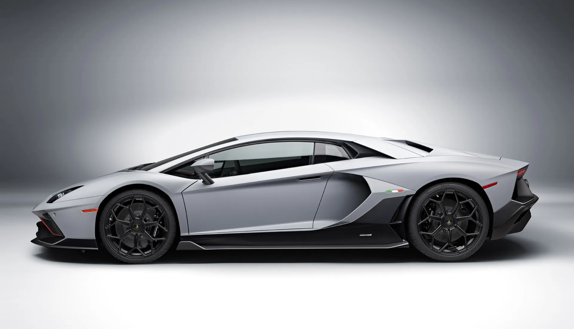 Lamborghini Aventador LP780-4 Ultimae ra mắt, phiên bản cuối cùng, bán giới hạn 600 chiếc