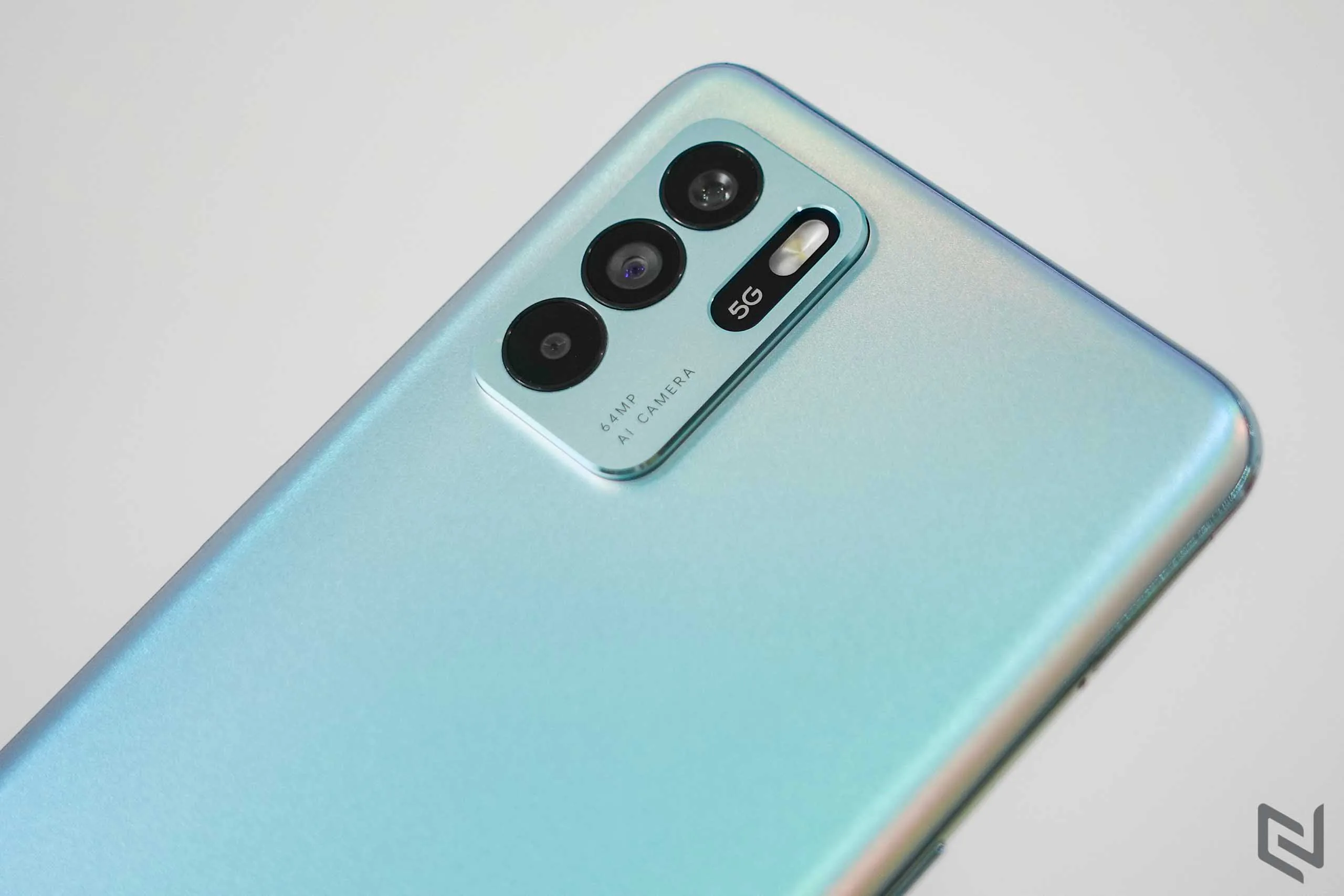 Mở hộp OPPO Reno6 Z 5G: Vẻ ngoài cực kỳ bắt mắt, kết nối 5G và loạt tính năng chụp hình hấp dẫn