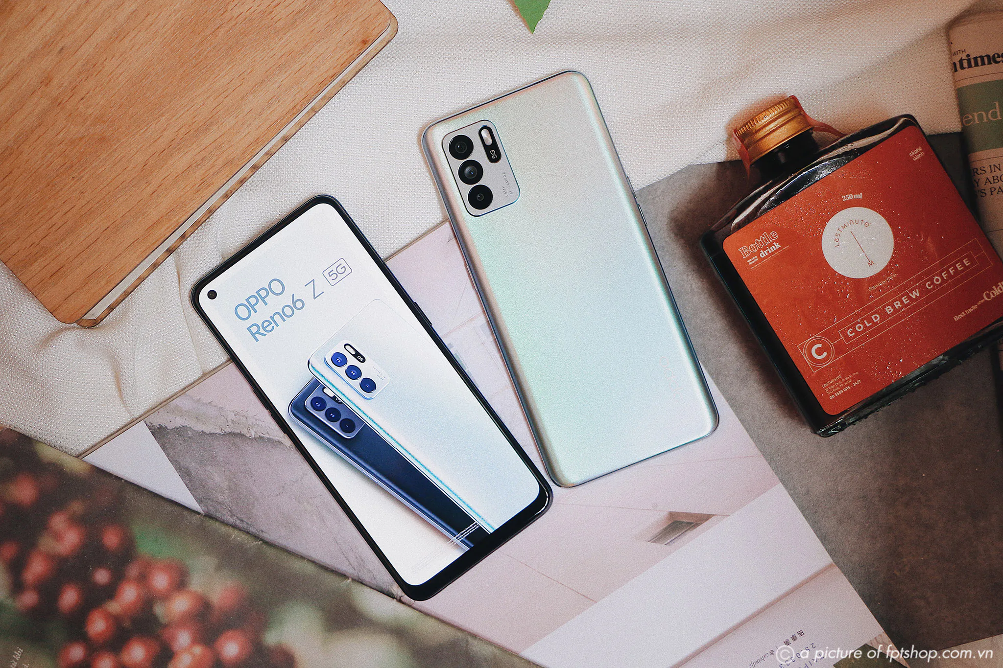 FPT Shop tặng bộ quà trị giá đến 1.99 triệu cho khách hàng đặt trước OPPO Reno6 Series