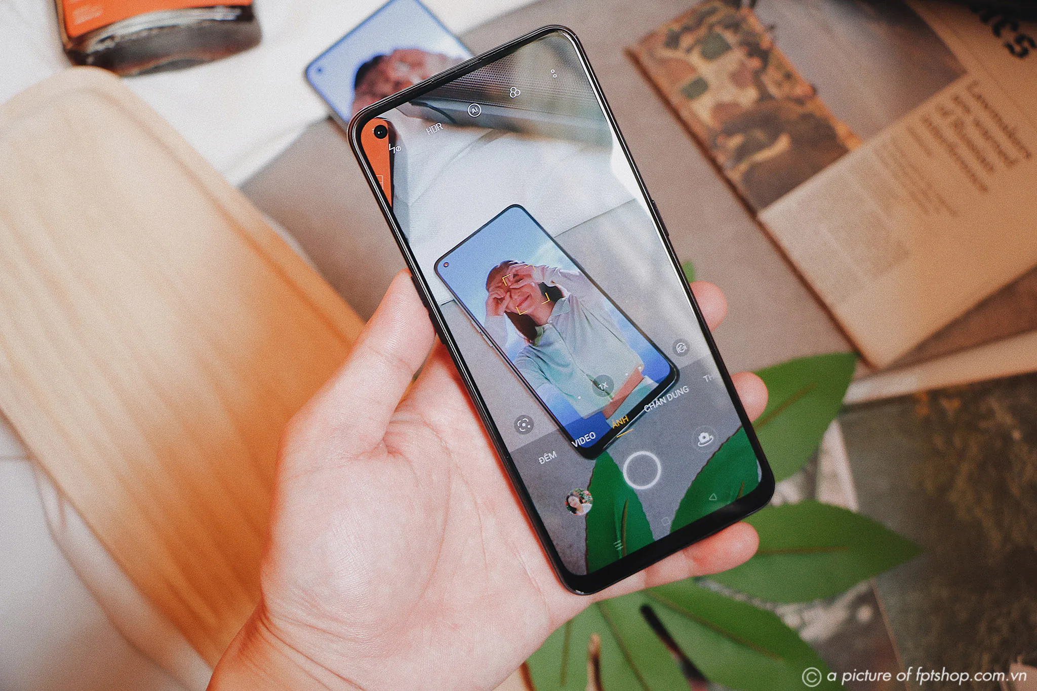 FPT Shop tặng bộ quà trị giá đến 1.99 triệu cho khách hàng đặt trước OPPO Reno6 Series