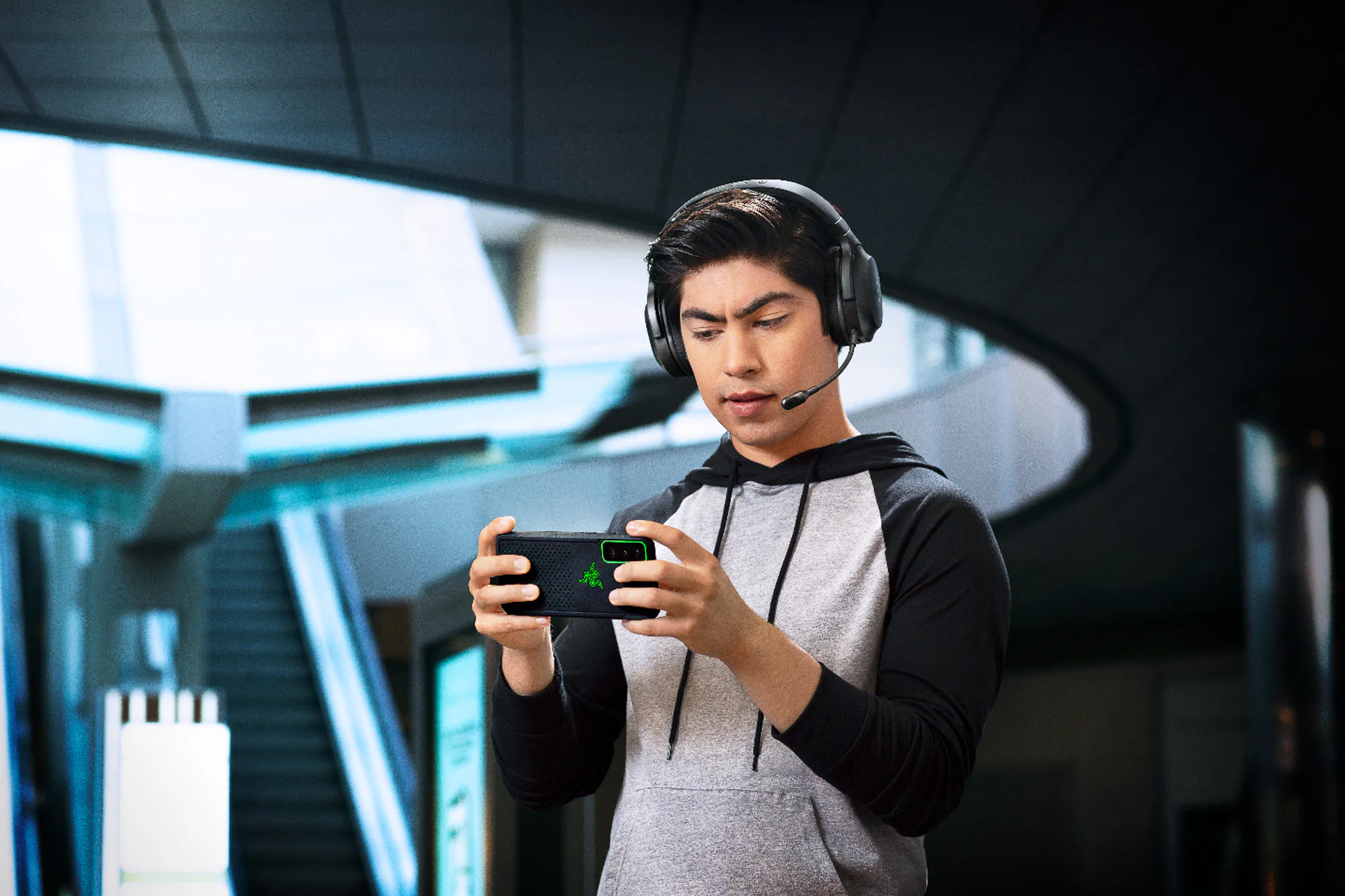 Razer Barracuda X ra mắt, tai nghe gaming không dây đa nền tảng