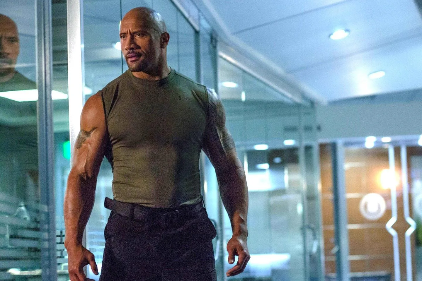 The Rock rời vũ trụ Fast & Furious do mâu thuẫn với Vin Diesel