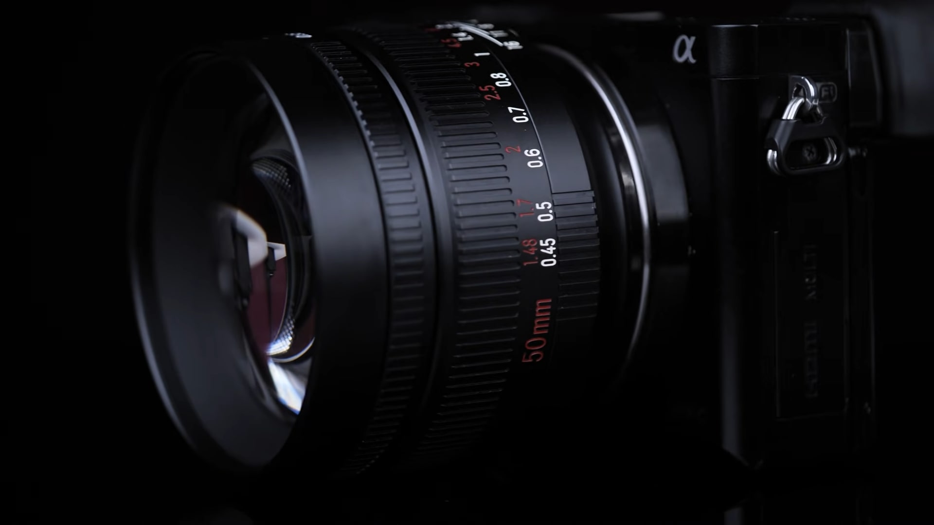 7Artisans sẽ sớm ra mắt ống kính 50mm F0.95 cho máy ảnh mirrorless APS-C