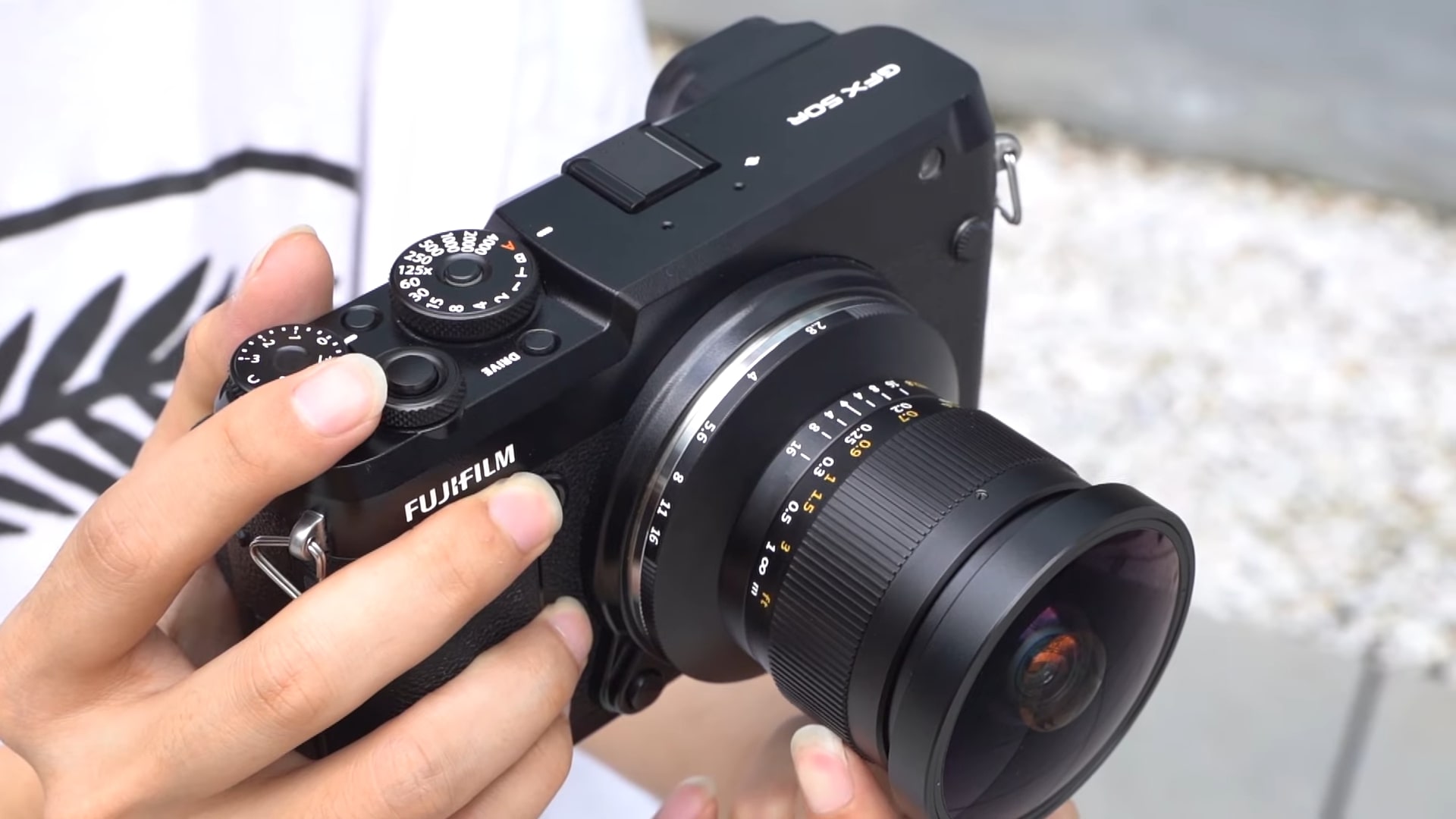 TTArtisan chính thức ra mắt ống kính 11m F2.8 cho máy ảnh Fujifilm GFX