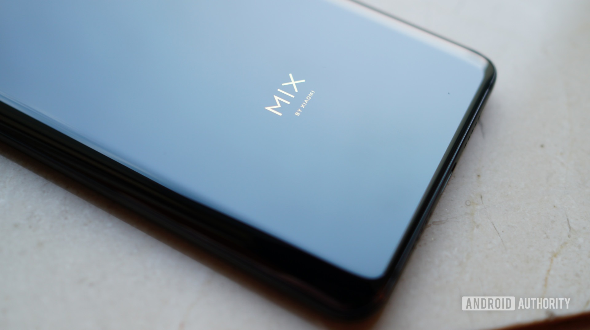 Xiaomi tung teaser hé lộ Mi Mix 4 với camera ẩn dưới màn hình ấn tượng