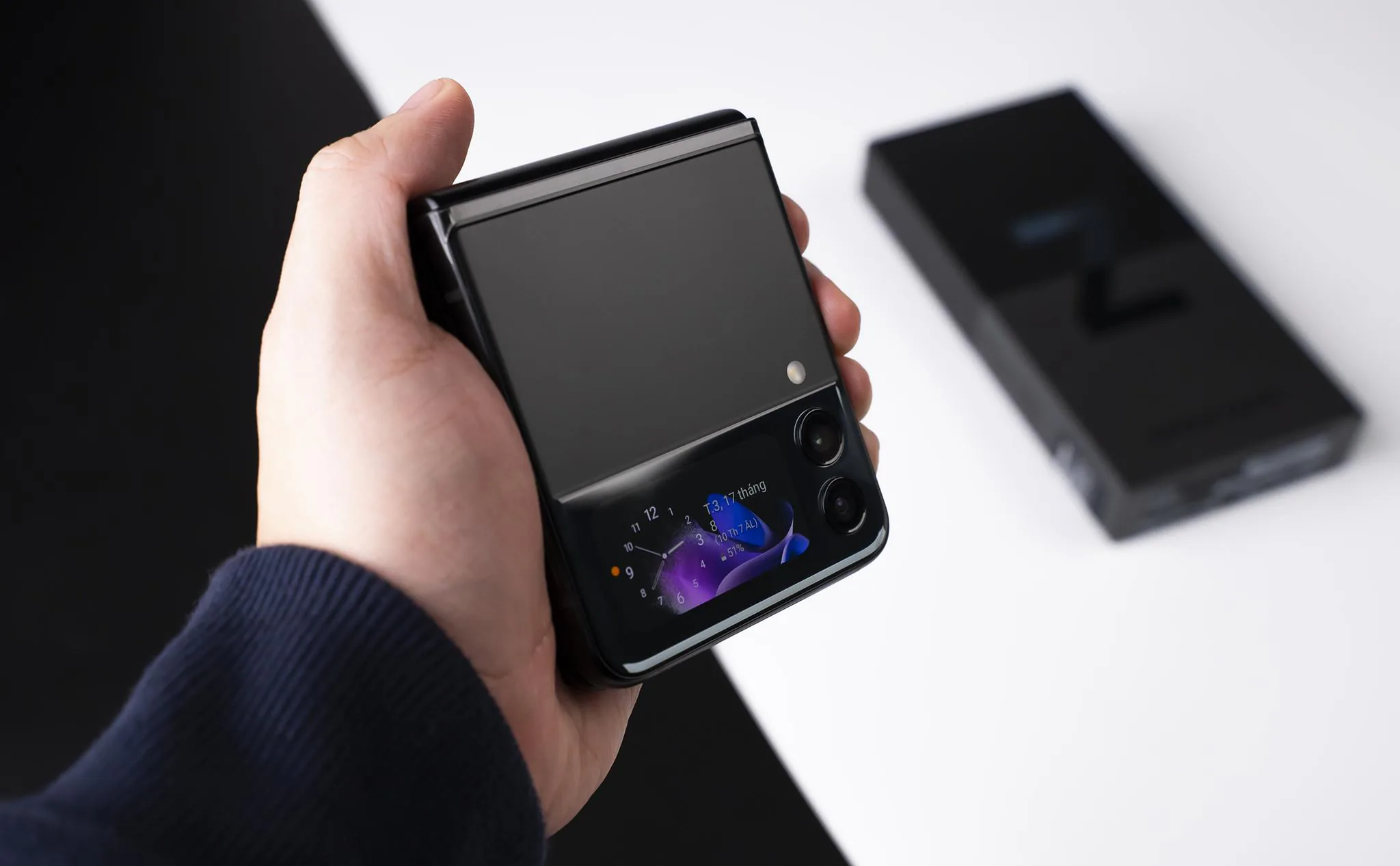 Di Động Việt tặng đến 10 triệu khi đặt hàng Galaxy Z Fold3 | Z Flip3