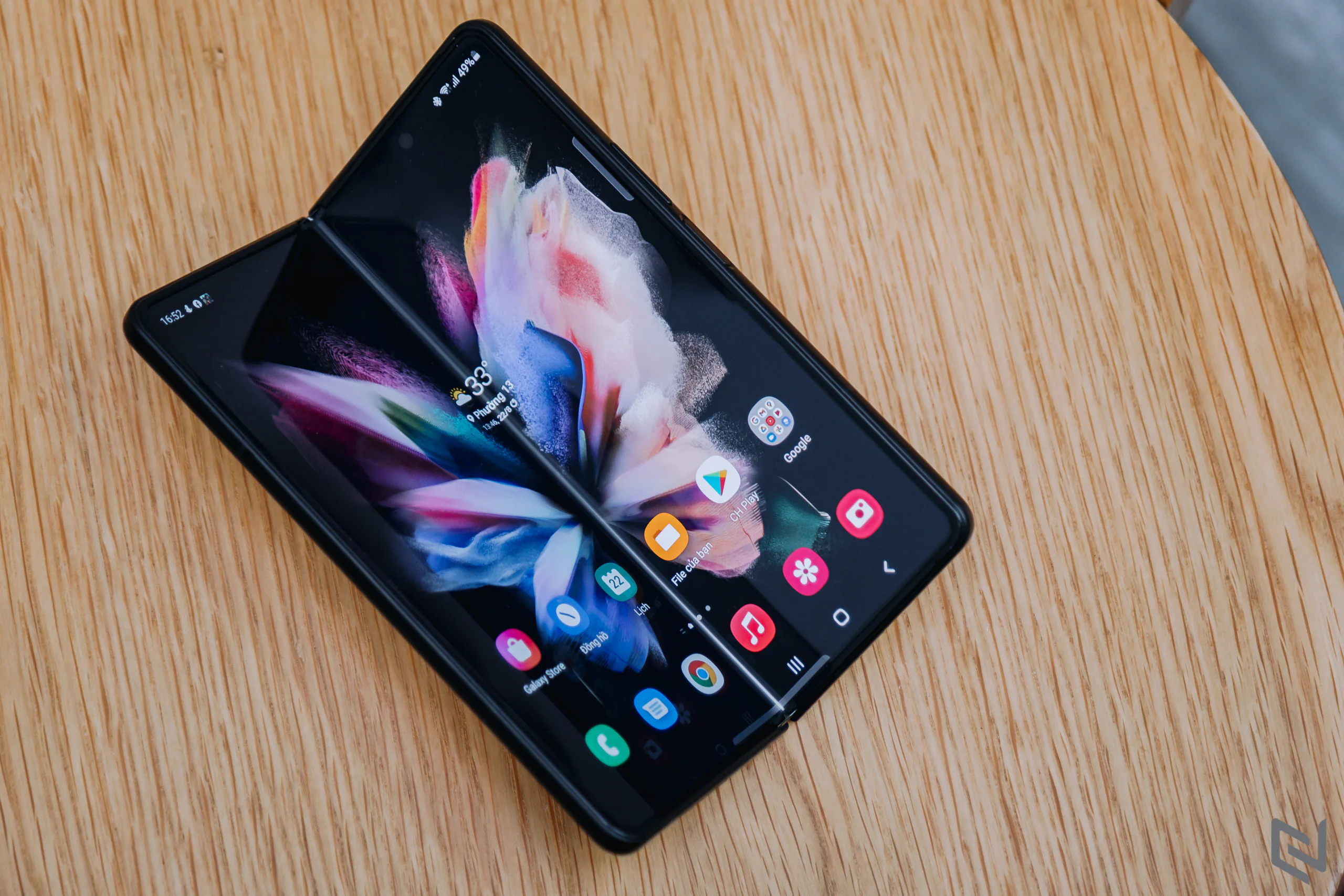 Đánh giá Samsung Galaxy Z Fold3 5G: Nhảy vọt công nghệ với camera UPC, chất liệu mới cứng cáp bền bỉ hơn cùng màn hình Eco²OLED