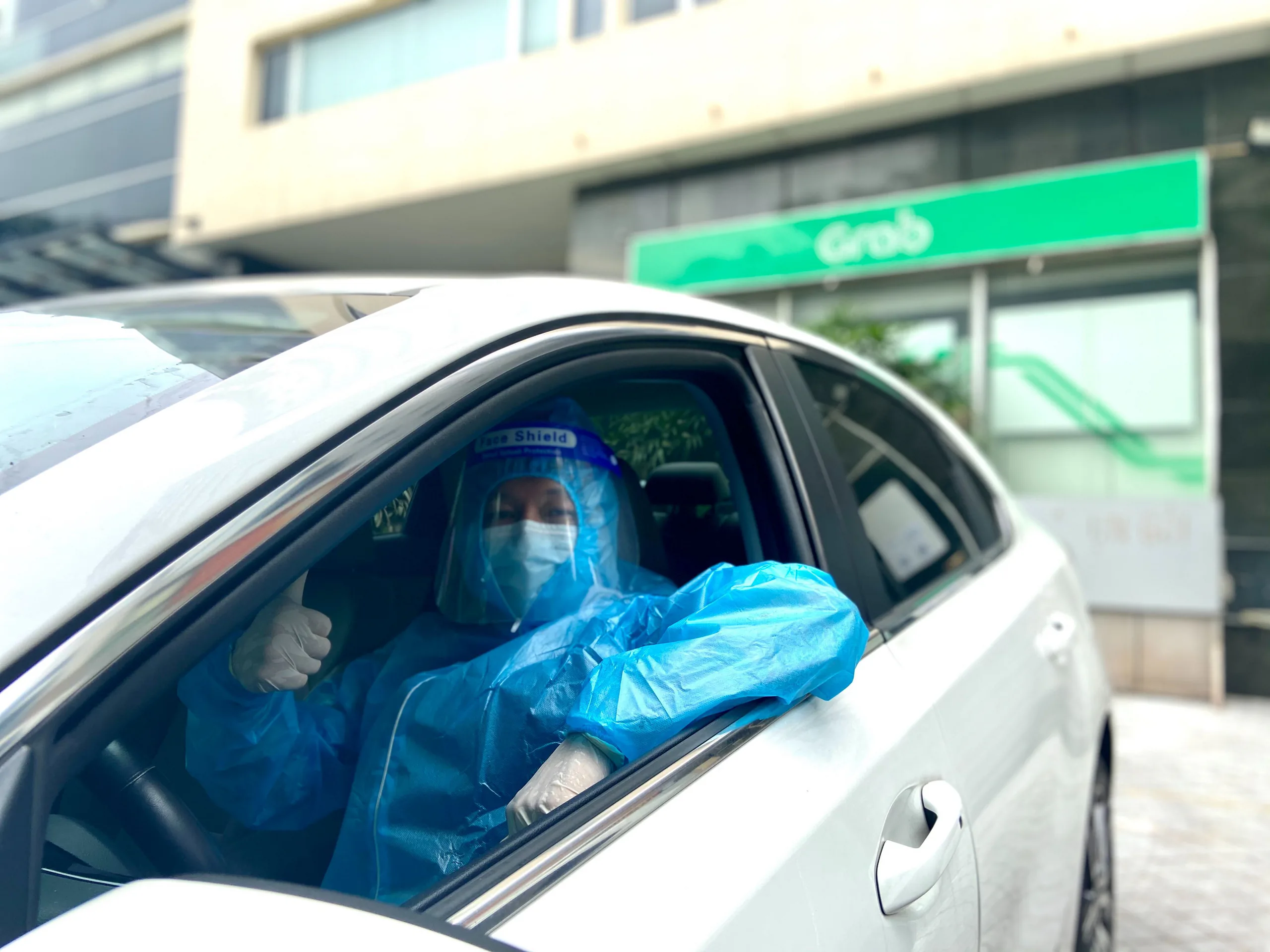 Grab Việt Nam triển khai đội xe phục vụ y tế, hỗ trợ công tác phòng chống dịch Covid-19 tại Hà Nội