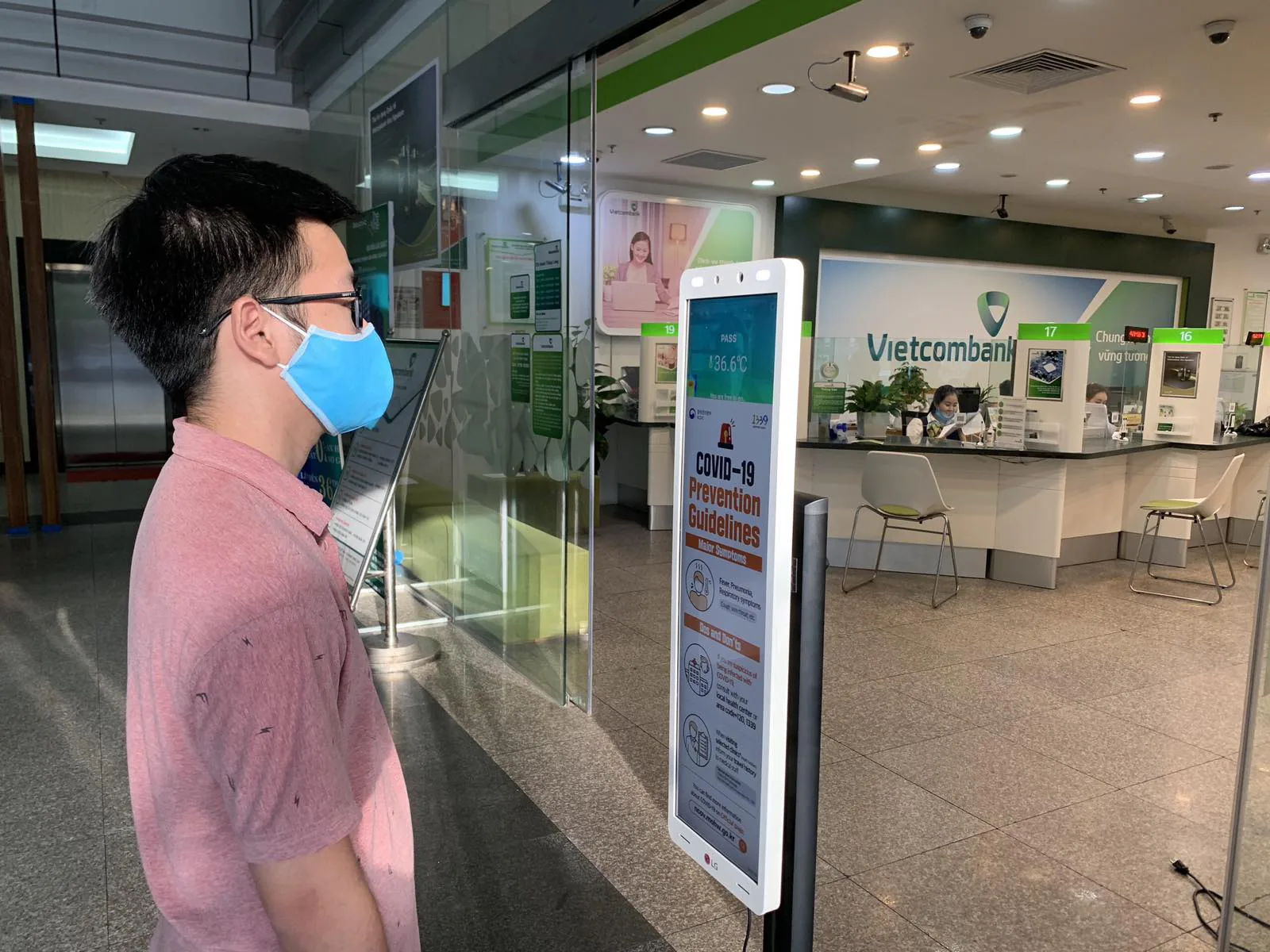 LG Việt Nam ra mắt thiết bị quét dò thân nhiệt tự động từ xa Safe Pass