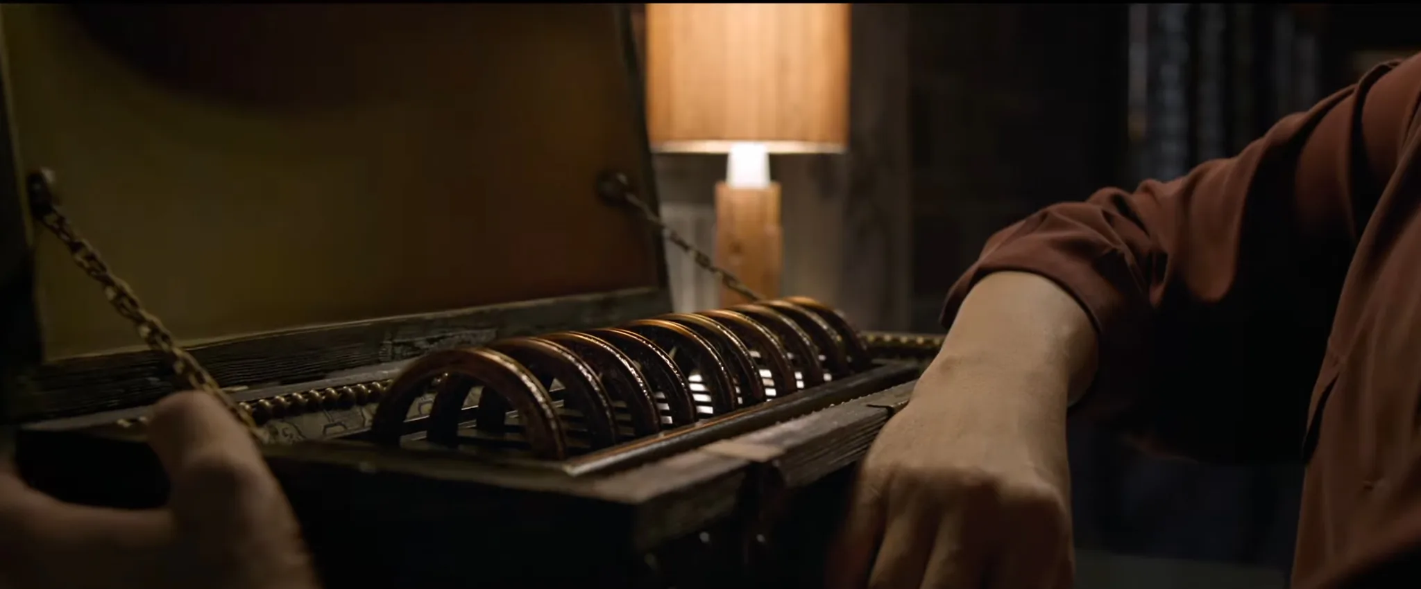 Marvel tung trailer Shang-Chi & The Legend of the Ten Rings mới, hứa hẹn màn võ thuật cực đã mắt cùng sự nguy hiểm của kẻ phản diện