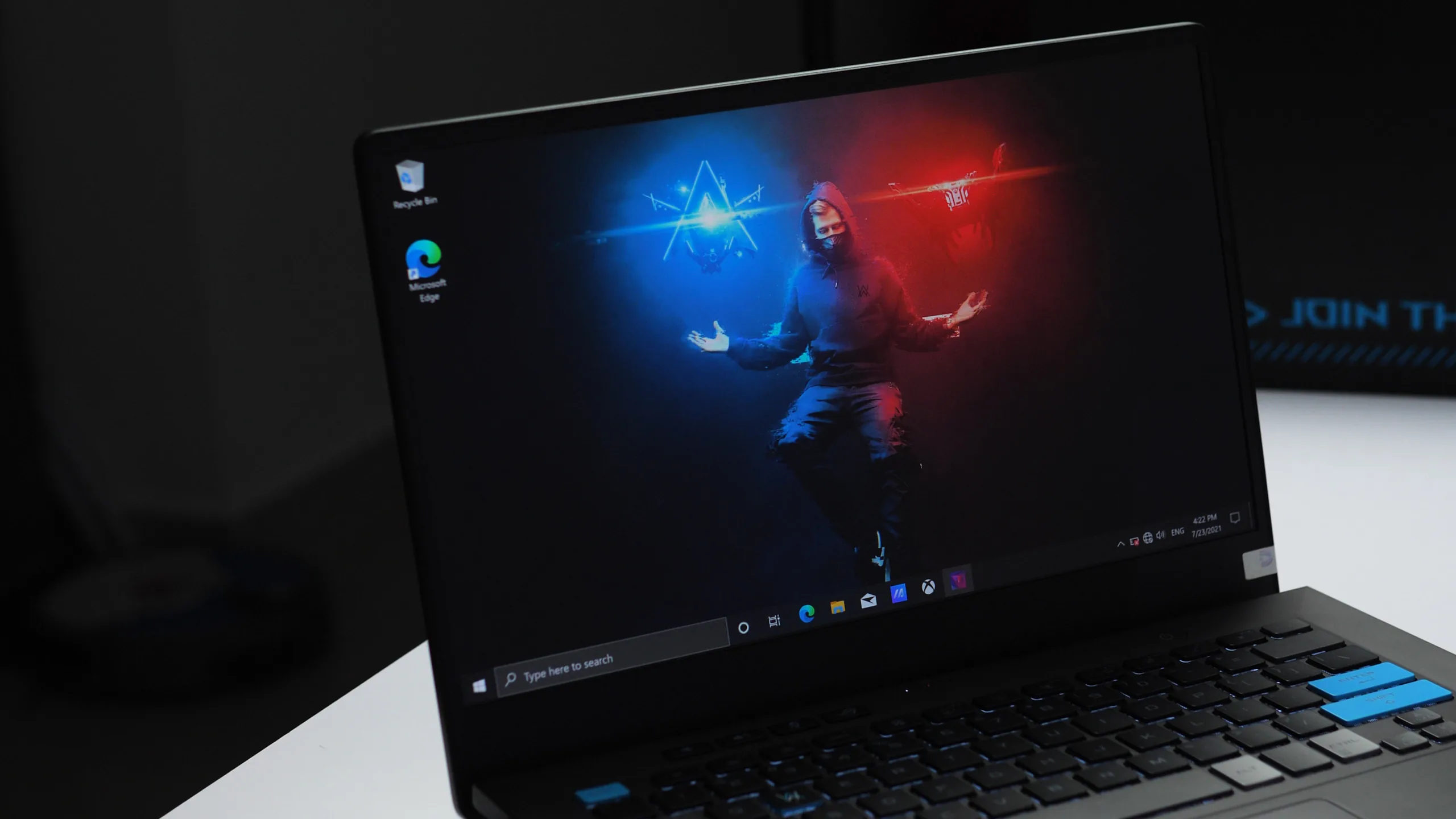 Trên tay laptop chơi game ASUS ROG Zephyrus G14 Alan Walker Edition: Vẻ ngoài cool ngầu, hiệu năng mạnh mẽ với kích thước nhỏ gọn