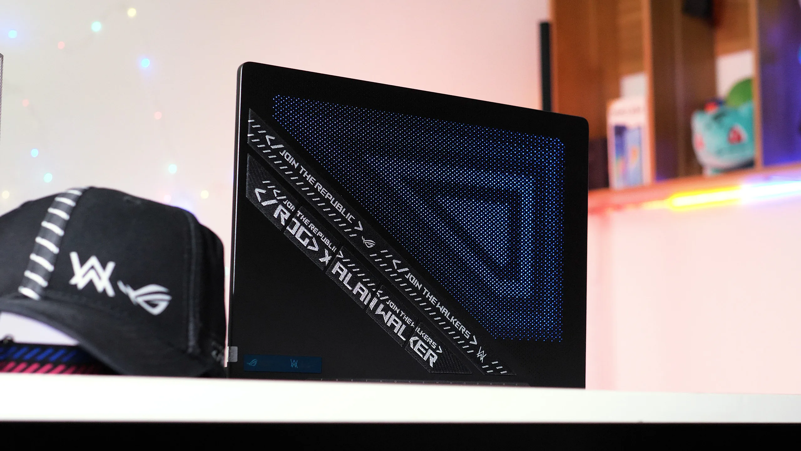 Trên tay laptop chơi game ASUS ROG Zephyrus G14 Alan Walker Edition: Vẻ ngoài cool ngầu, hiệu năng mạnh mẽ với kích thước nhỏ gọn