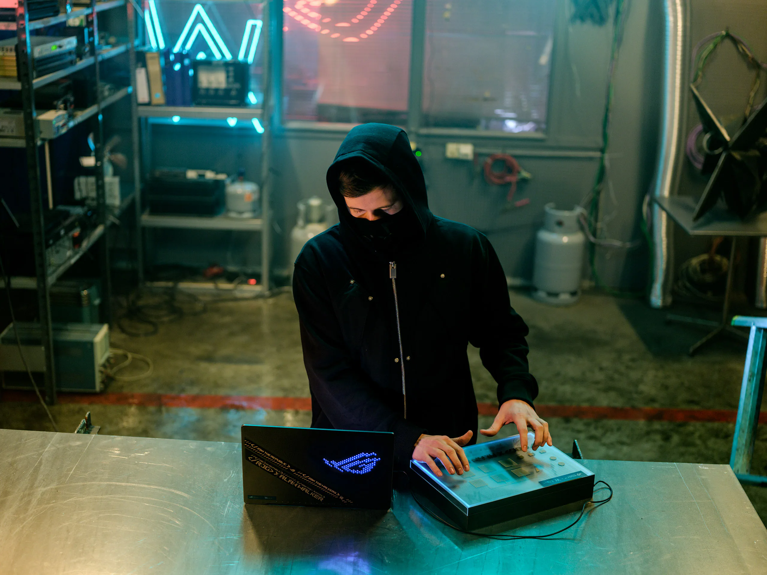 ROG công bố phiên bản đặc biệt Zephyrus G14 Alan Walker, laptop 14 inch mạnh mẽ cho game thủ và nhà sáng tạo