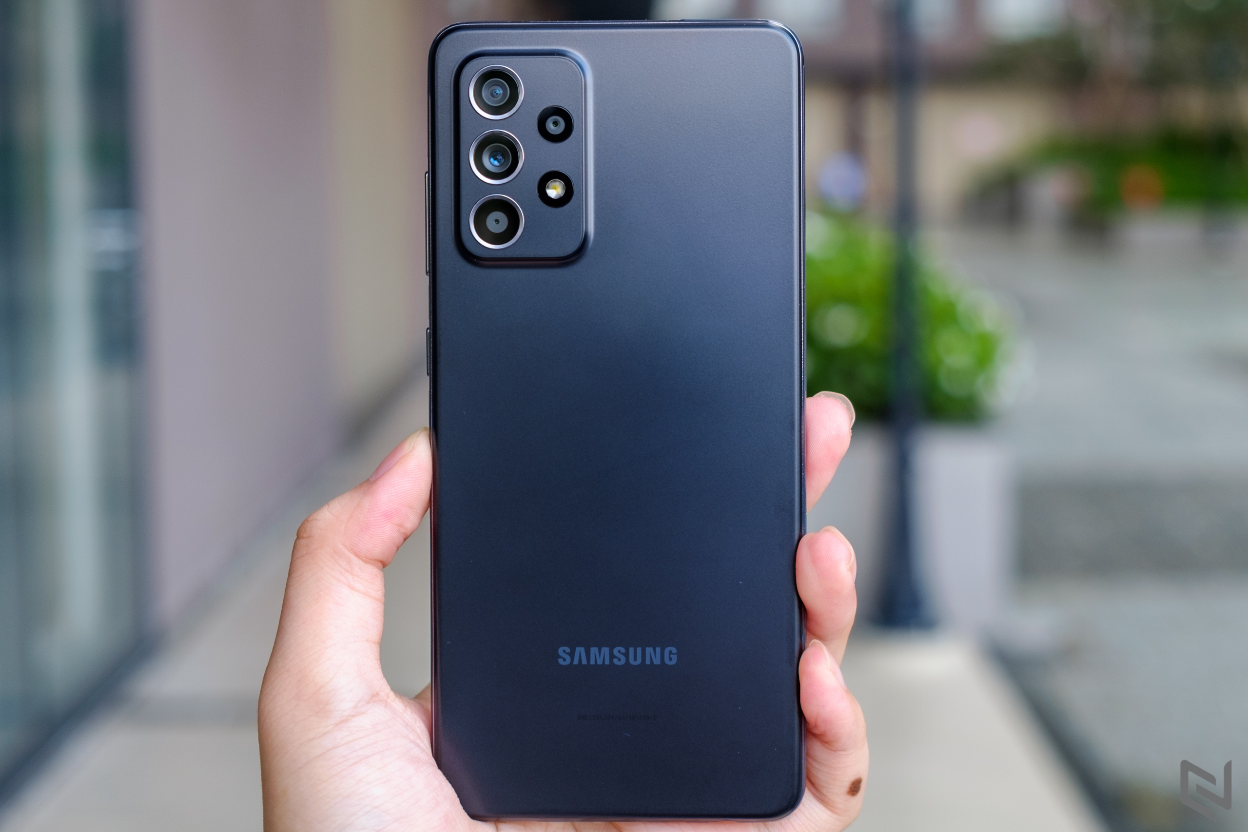 Trên tay Samsung Galaxy A52s 5G: Thiết kế cao cấp, cụm camera chuyên nghiệp cùng kết nối 5G