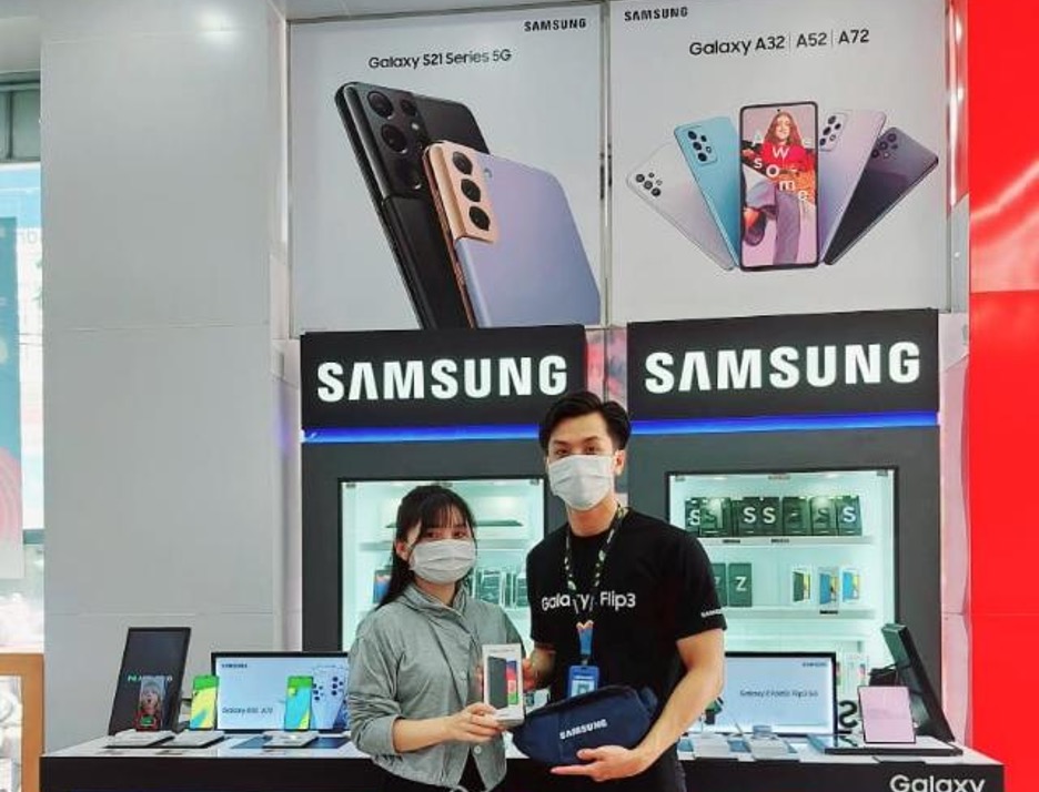 Samsung đã trao tận tay Galaxy A52s 5G đến người dùng đặt trước