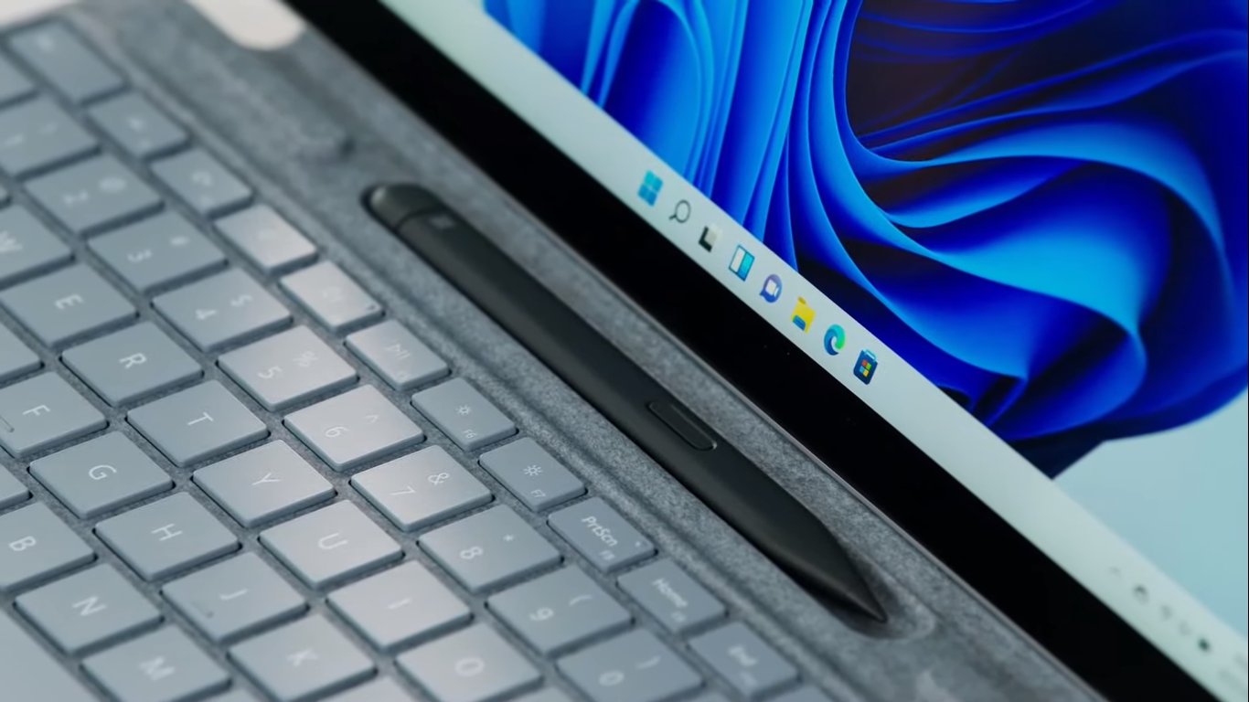 Surface Pro 8 ra mắt với màn hình 120Hz, vi xử lý Intel thế hệ 11 và hỗ trợ Thunderbolt 4