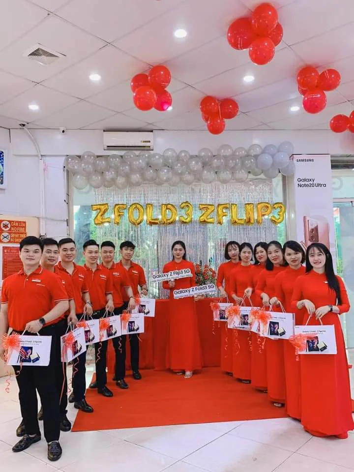 Bộ ảnh mở bán Galaxy Z Fold3 và Z Flip3 tại Việt Nam ngày 17/09