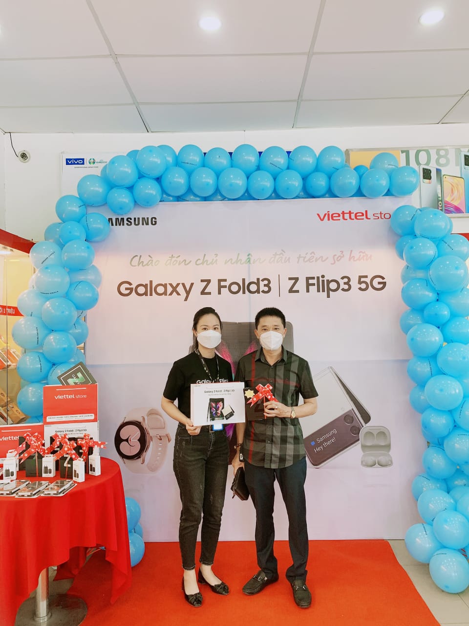 Bộ ảnh mở bán Galaxy Z Fold3 và Z Flip3 tại Việt Nam ngày 17/09