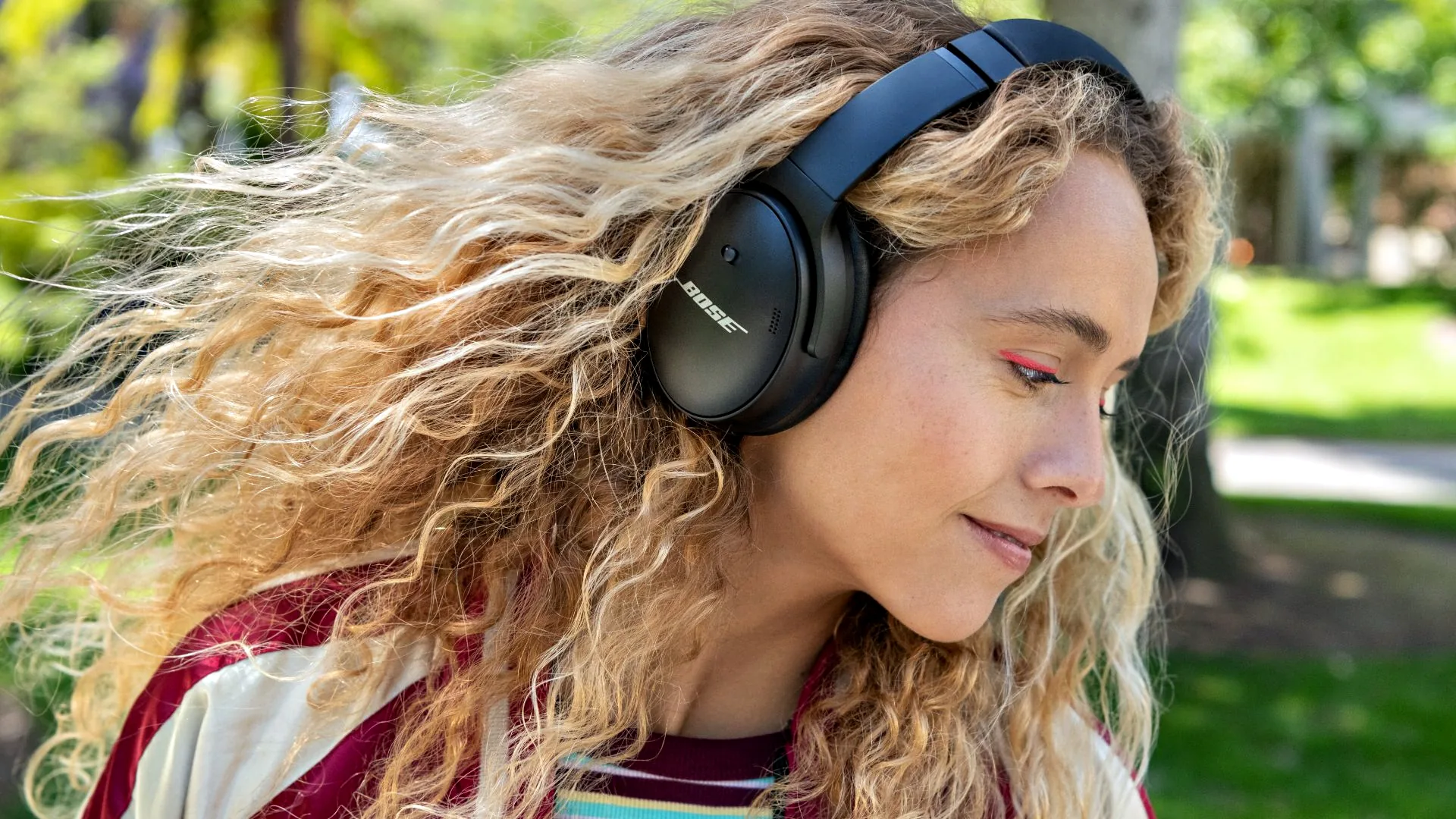 Bose ra mắt tai nghe QuietComfort 45 mới cải thiện âm thanh, có cổng USB-C và pin 24 tiếng