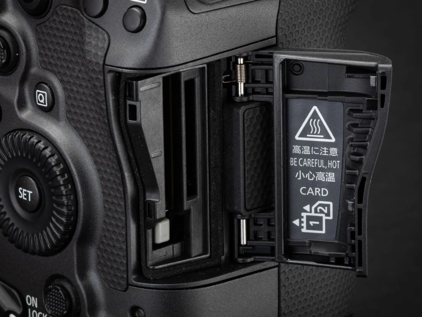 Canon EOS R3 chính thức ra mắt với thông số khủng, chụp nhanh 30fps cùng tính năng AF nâng cao